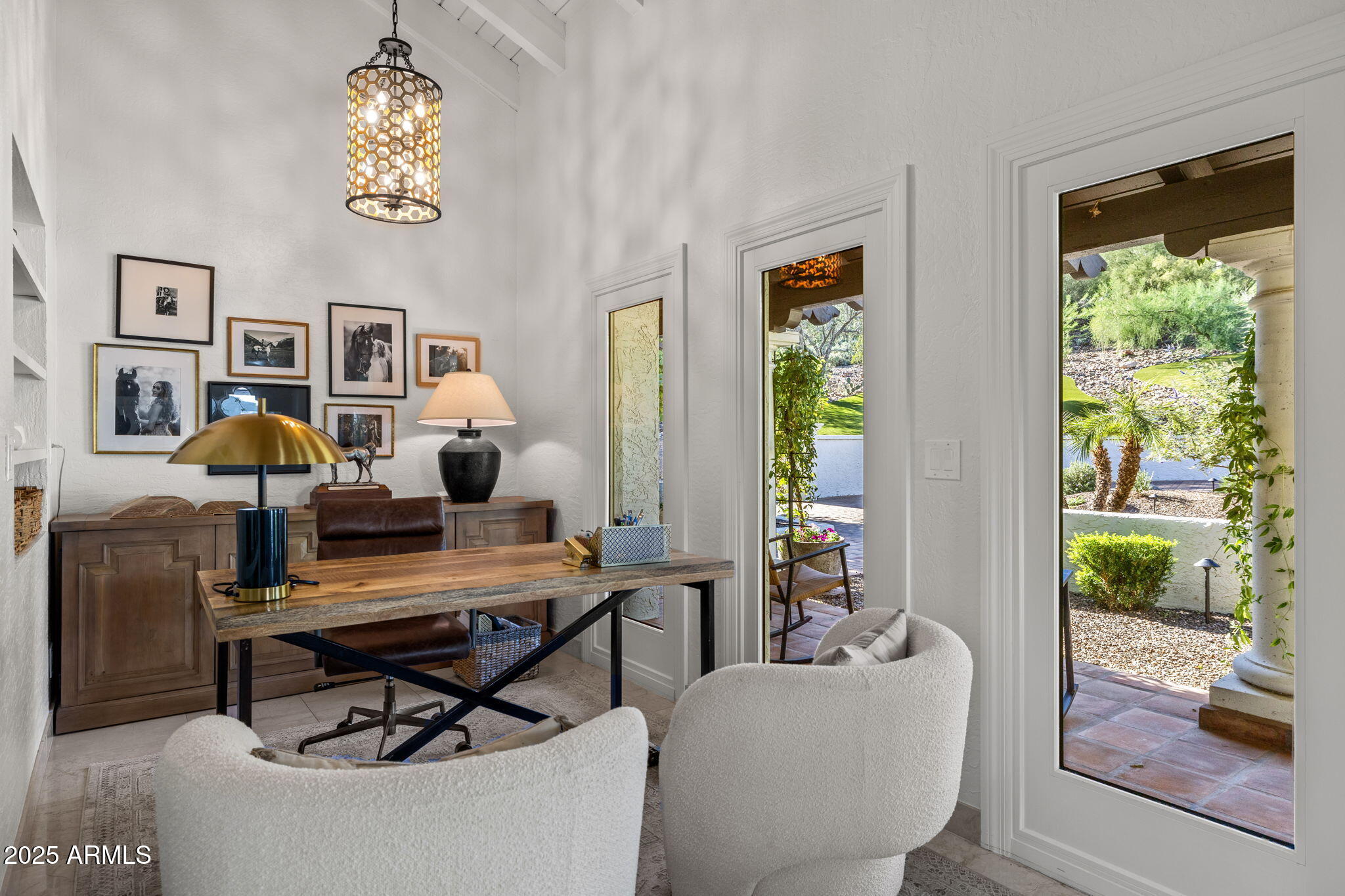 PARADISE VALLEY COUNTRY ESTATES - Residential