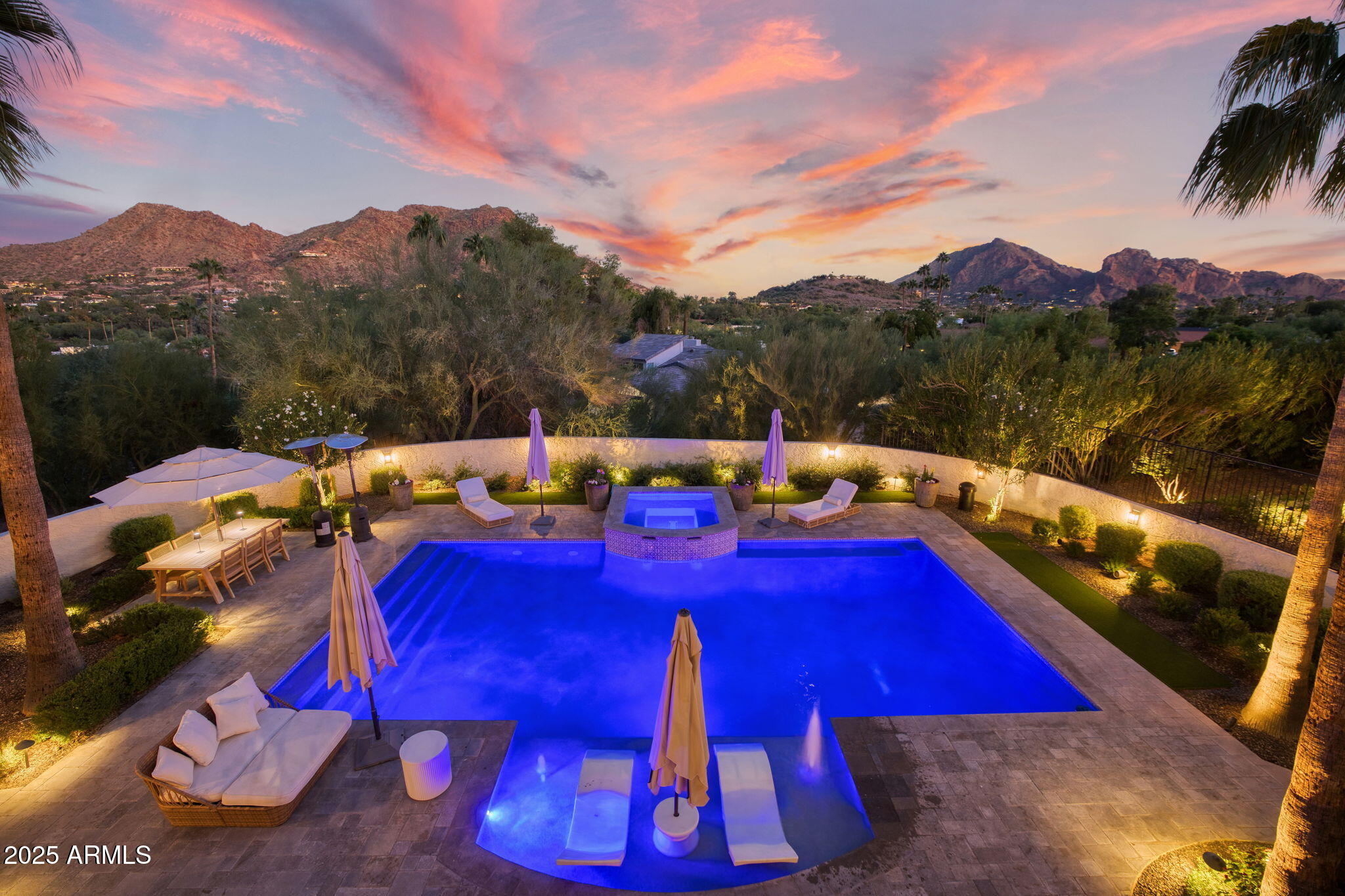 PARADISE VALLEY COUNTRY ESTATES - Residential
