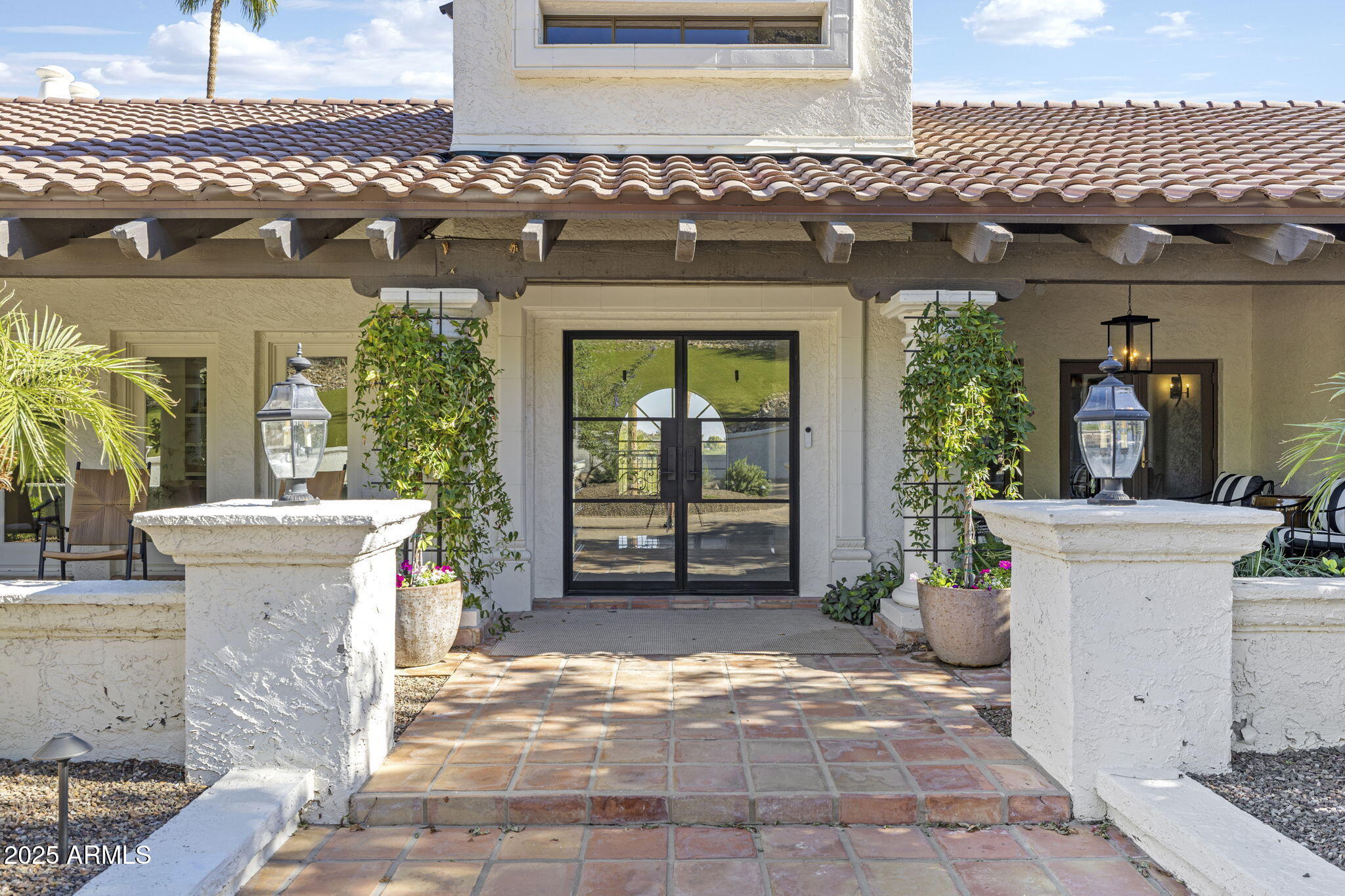PARADISE VALLEY COUNTRY ESTATES - Residential