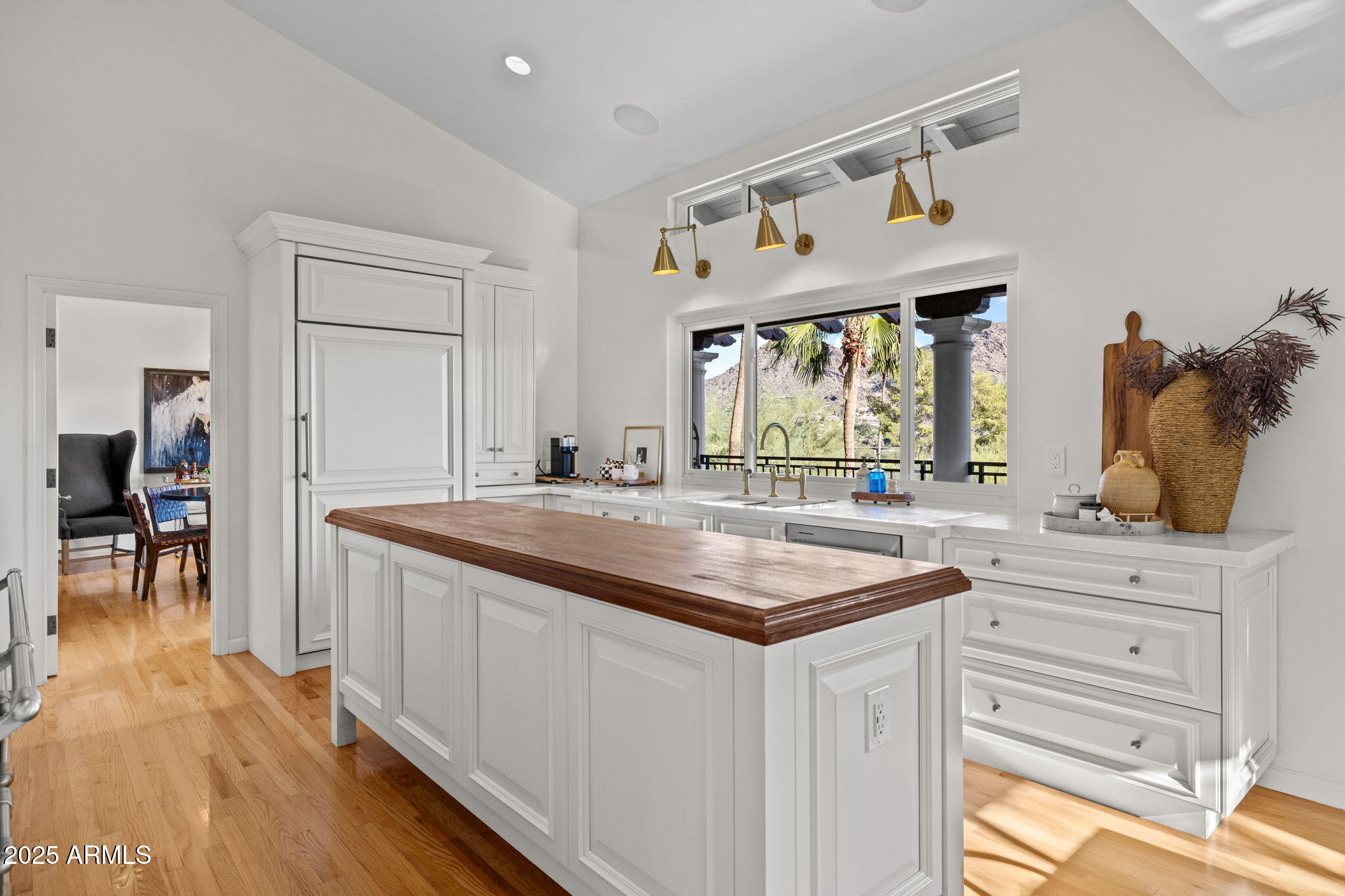 PARADISE VALLEY COUNTRY ESTATES - Residential
