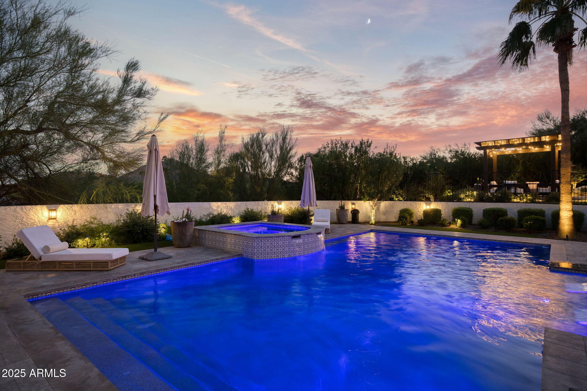 PARADISE VALLEY COUNTRY ESTATES - Residential