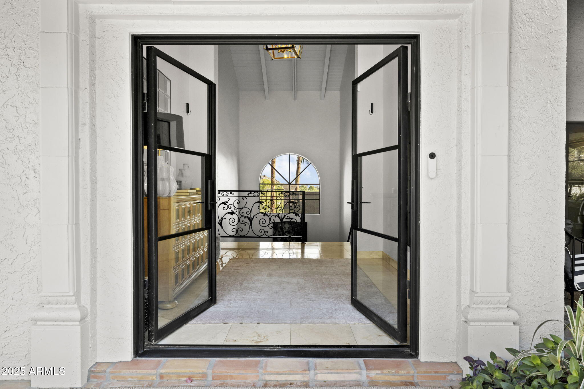 PARADISE VALLEY COUNTRY ESTATES - Residential
