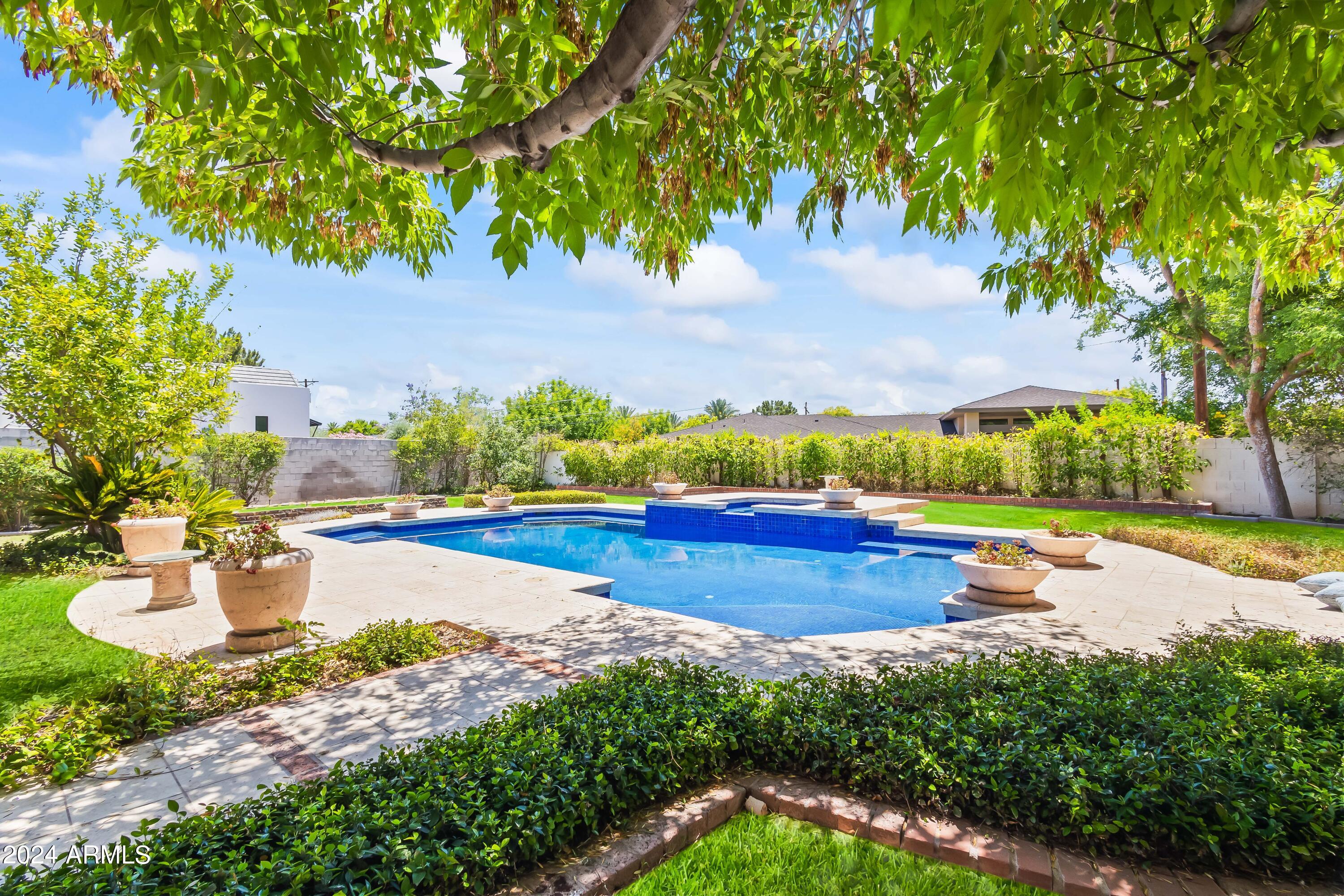 LAFAYETTE VILLA - Residential