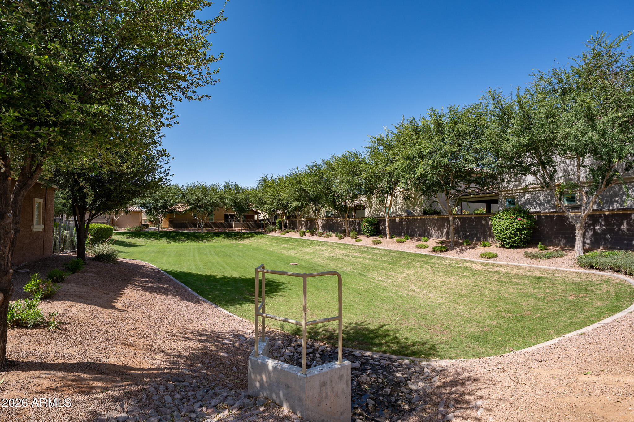 DAHLIA POINTE - Residential