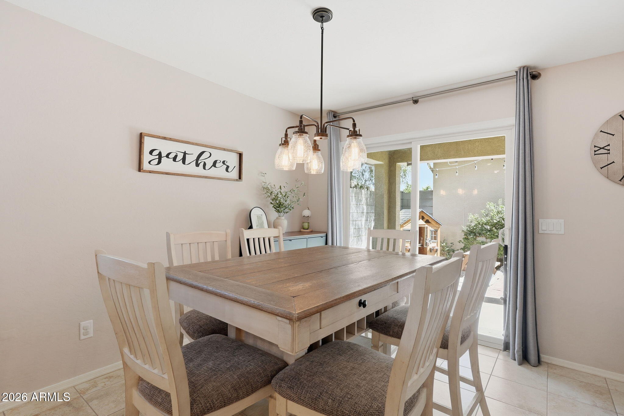 DAHLIA POINTE - Residential