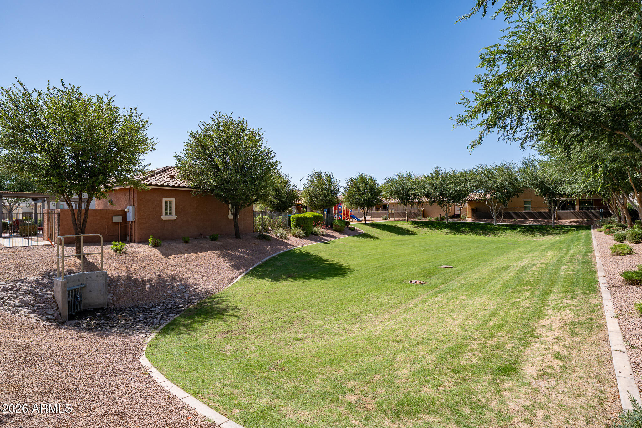 DAHLIA POINTE - Residential