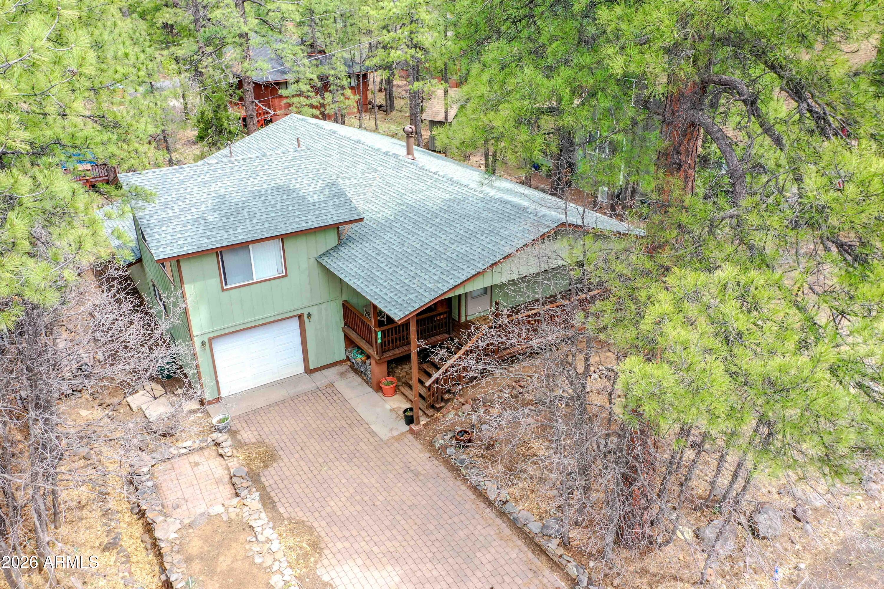 PINEWOOD 12 - Residential