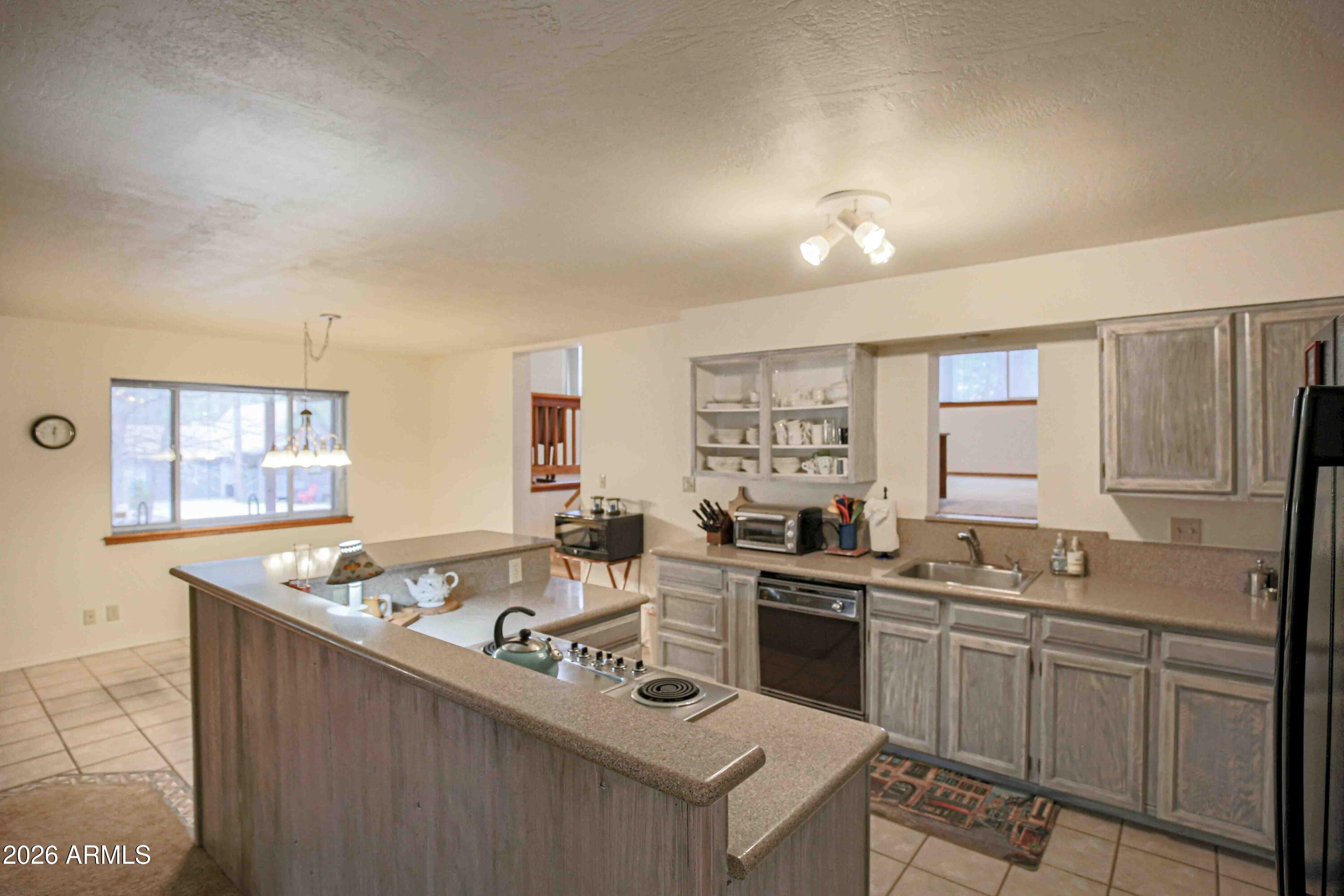 PINEWOOD 12 - Residential