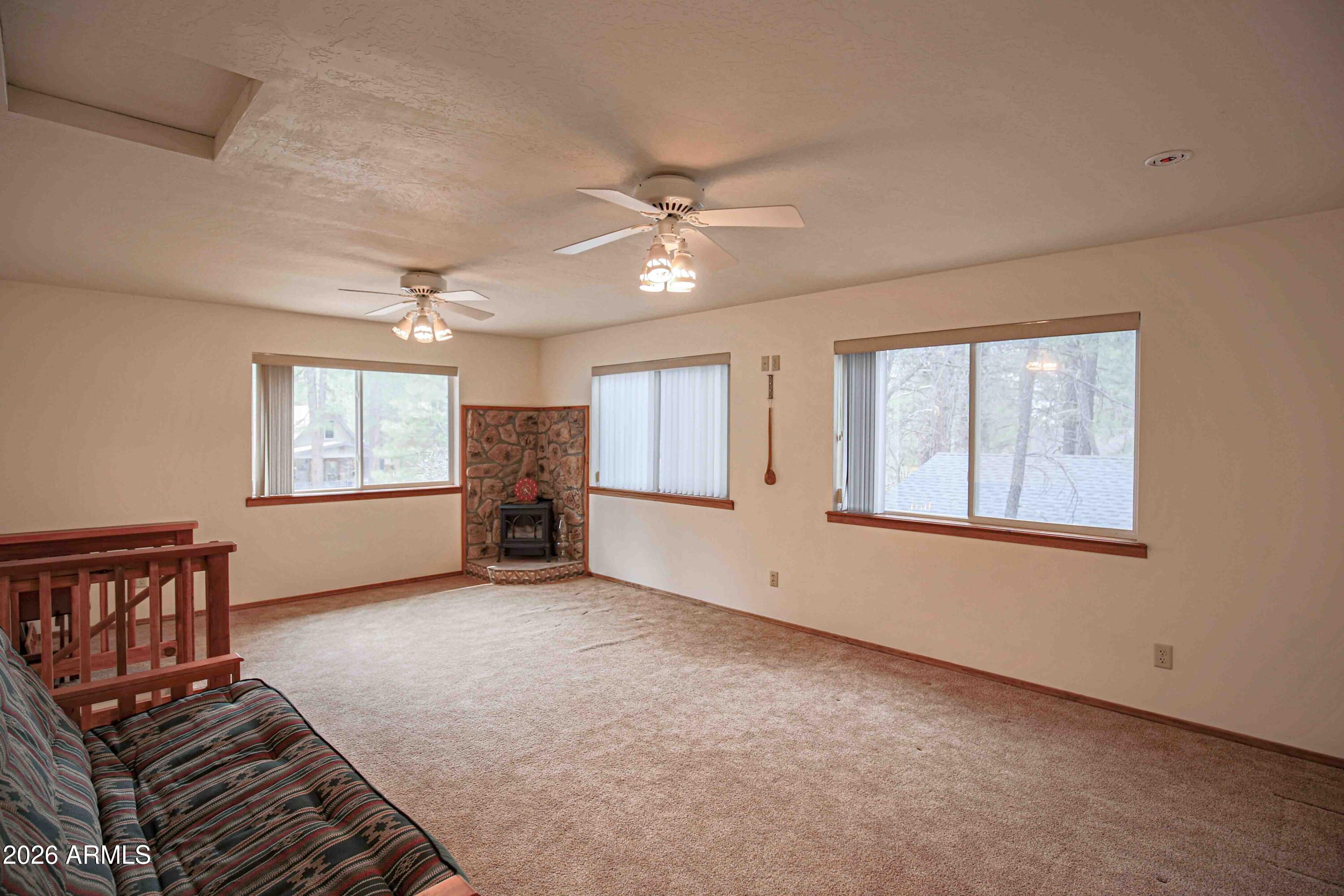 PINEWOOD 12 - Residential
