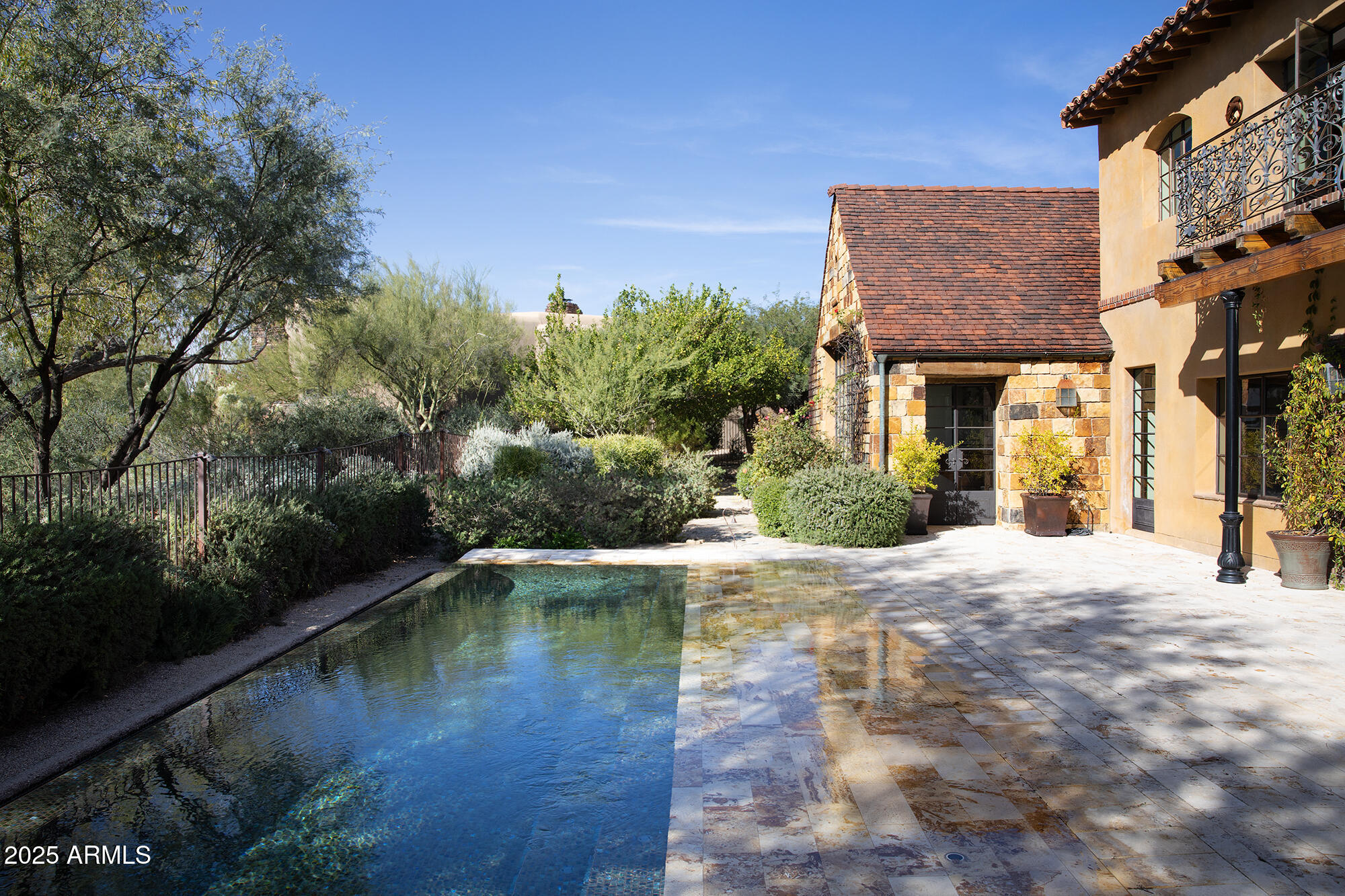 ESTANCIA - Residential