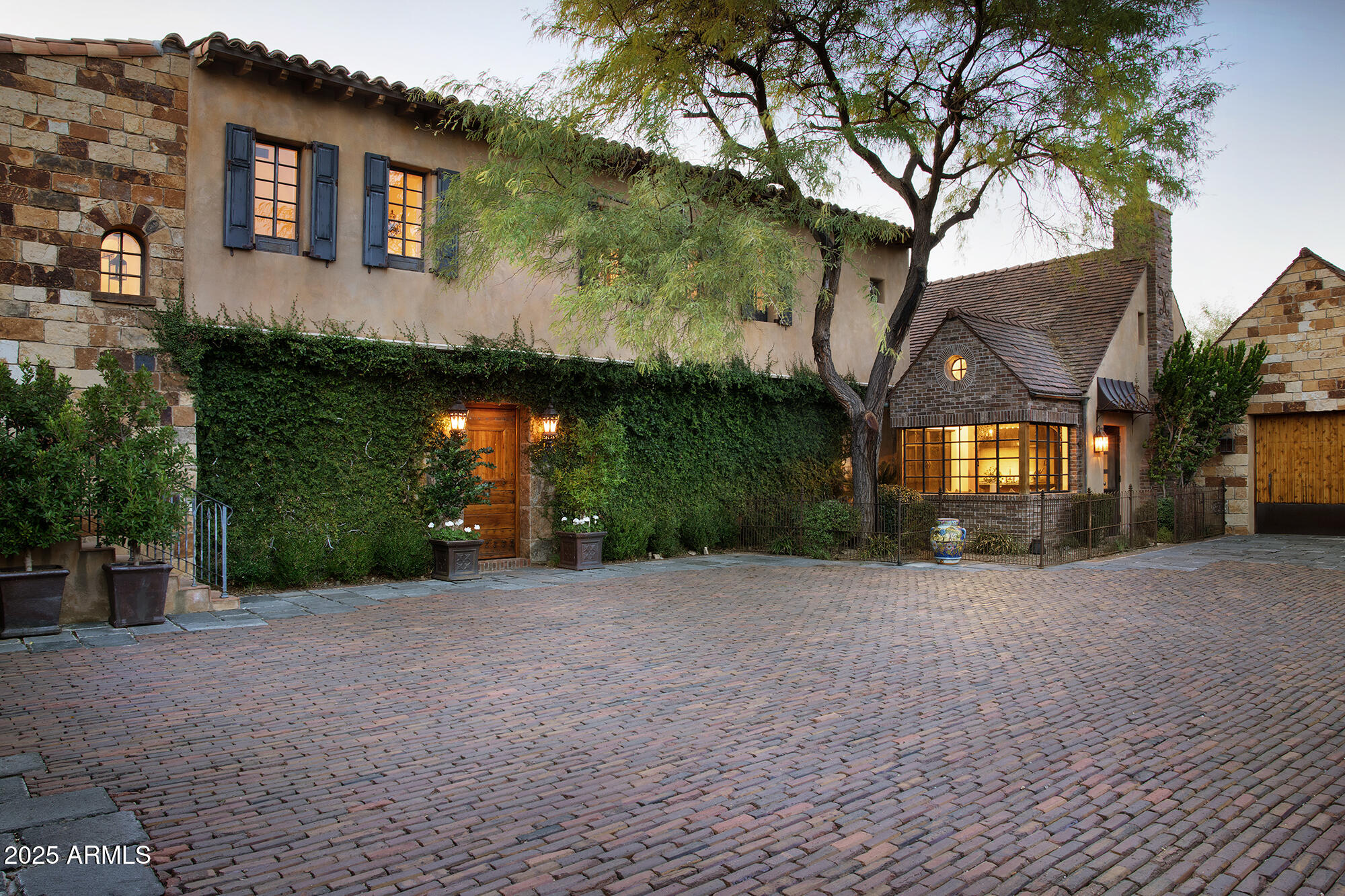 ESTANCIA - Residential