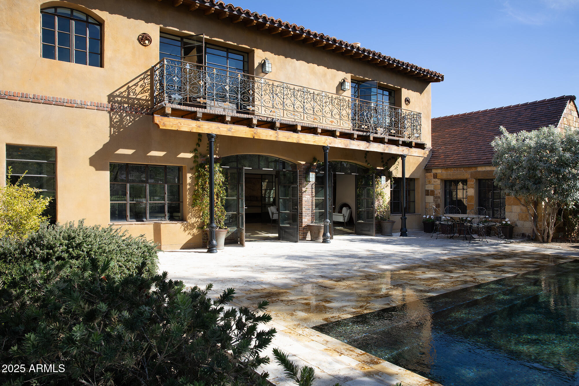 ESTANCIA - Residential