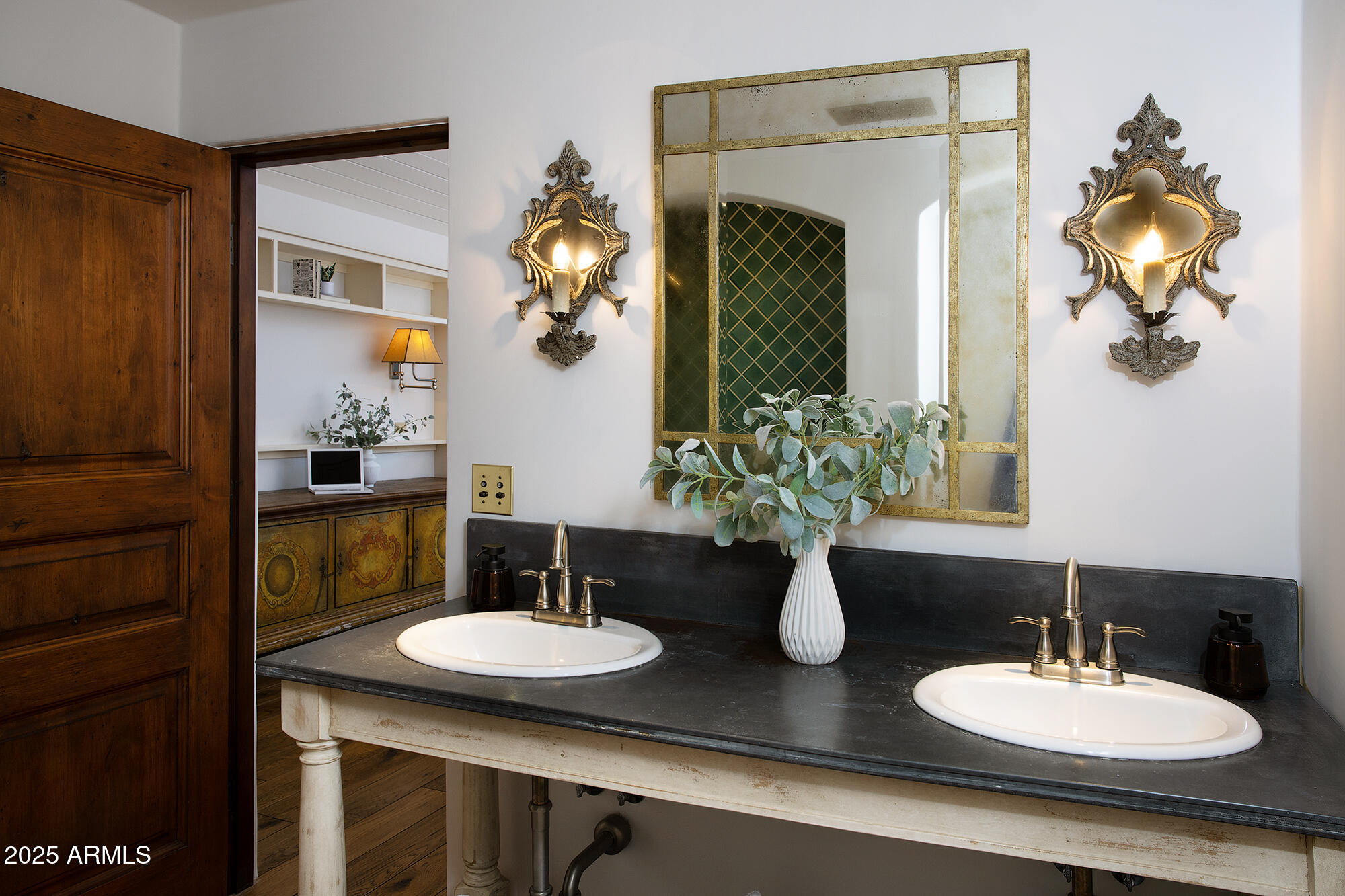 ESTANCIA - Residential