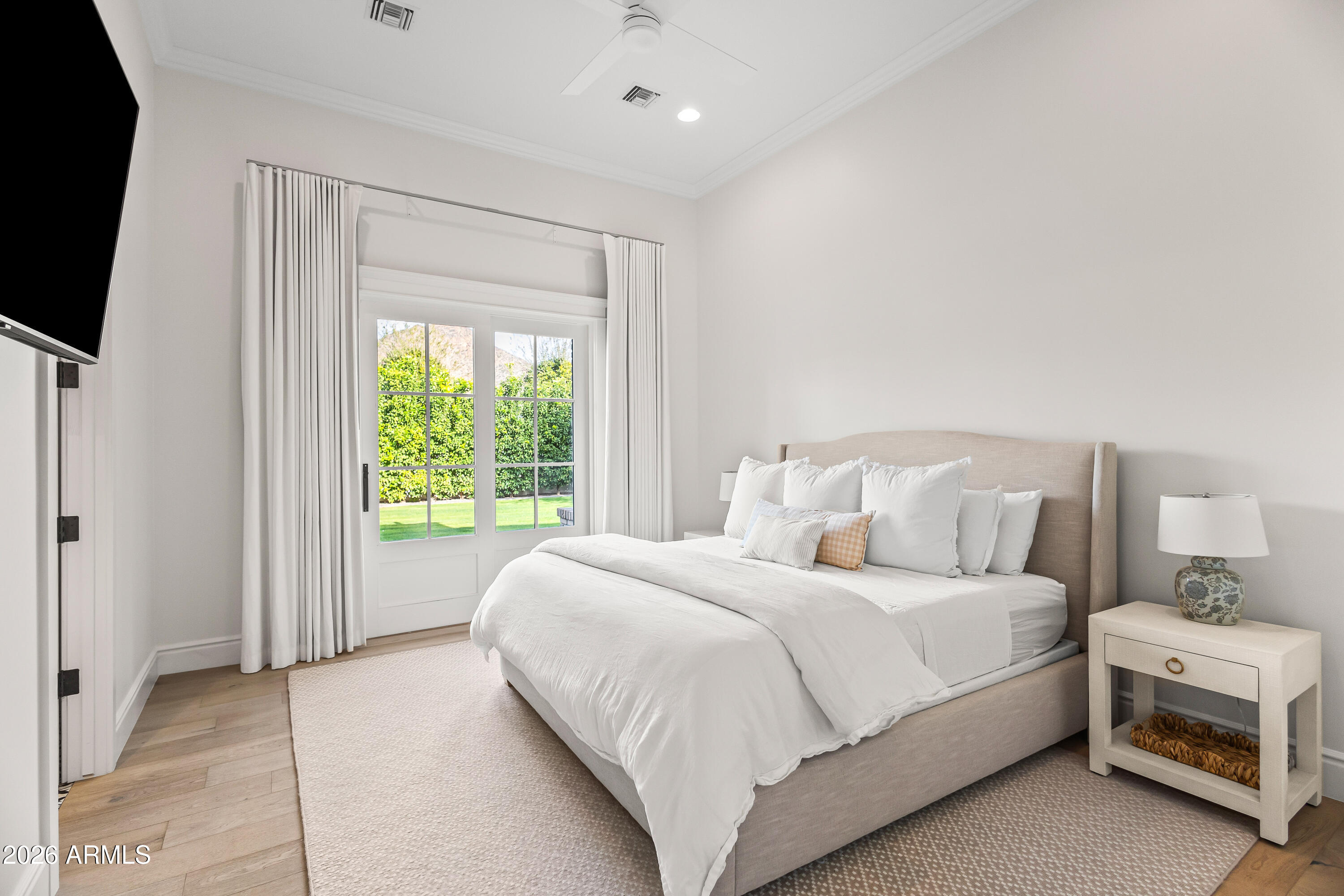 REGENTS PARK - Residential
