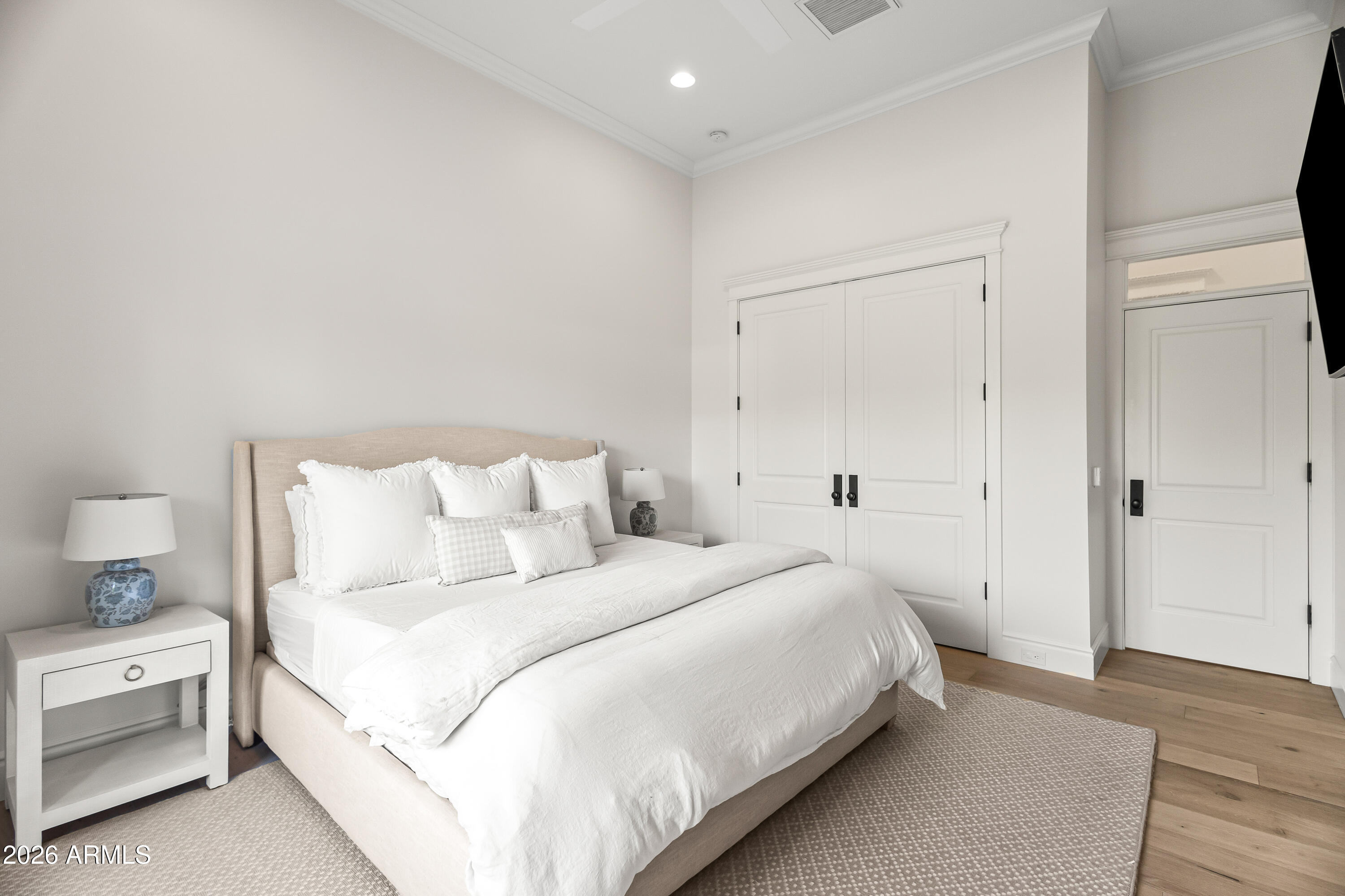 REGENTS PARK - Residential