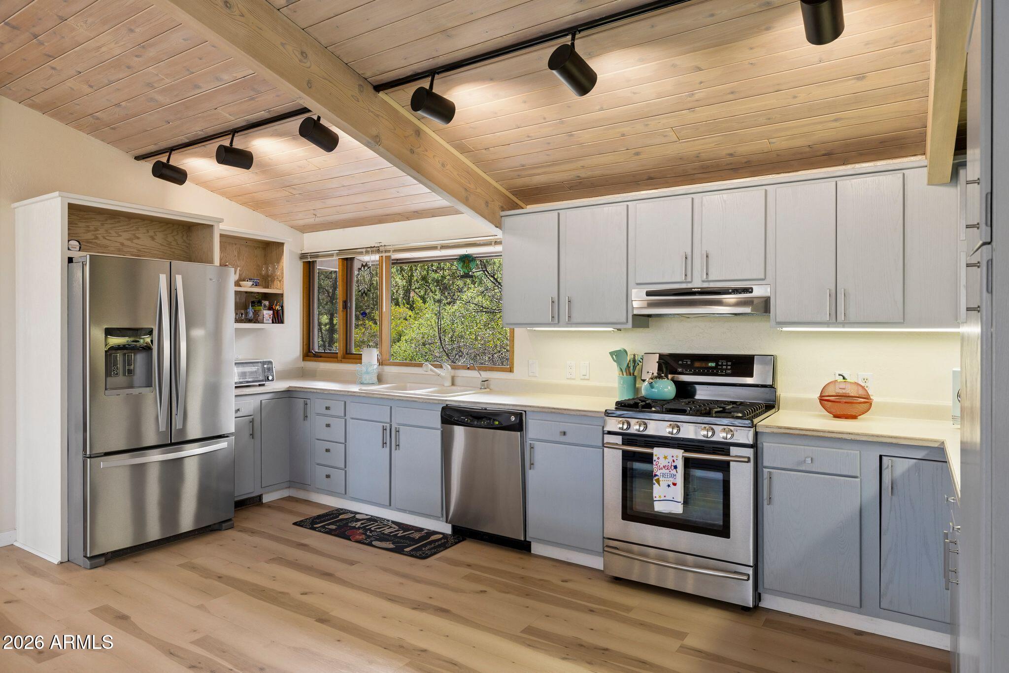 ROLLING HILLS ESTATES 3 - Residential