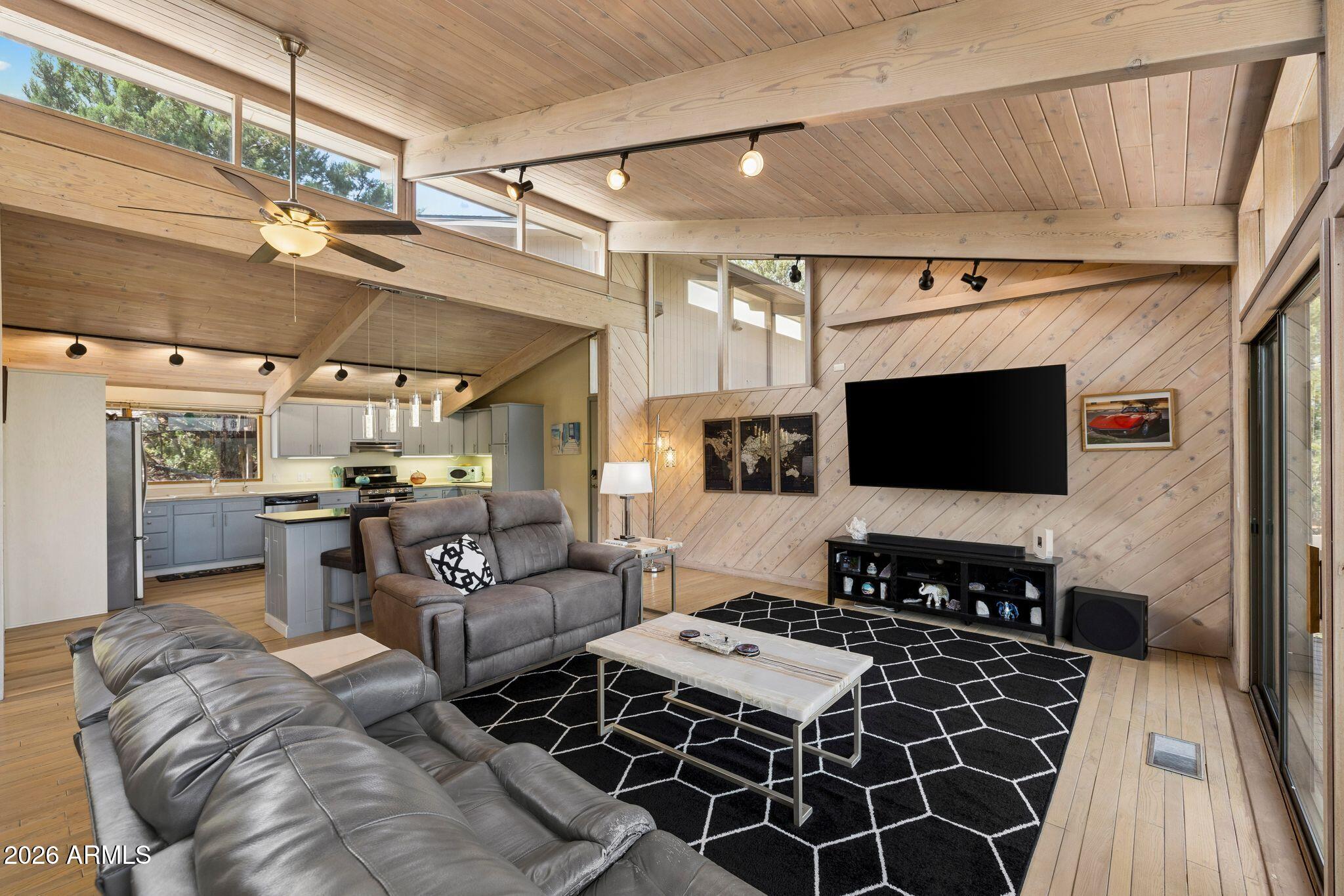 ROLLING HILLS ESTATES 3 - Residential