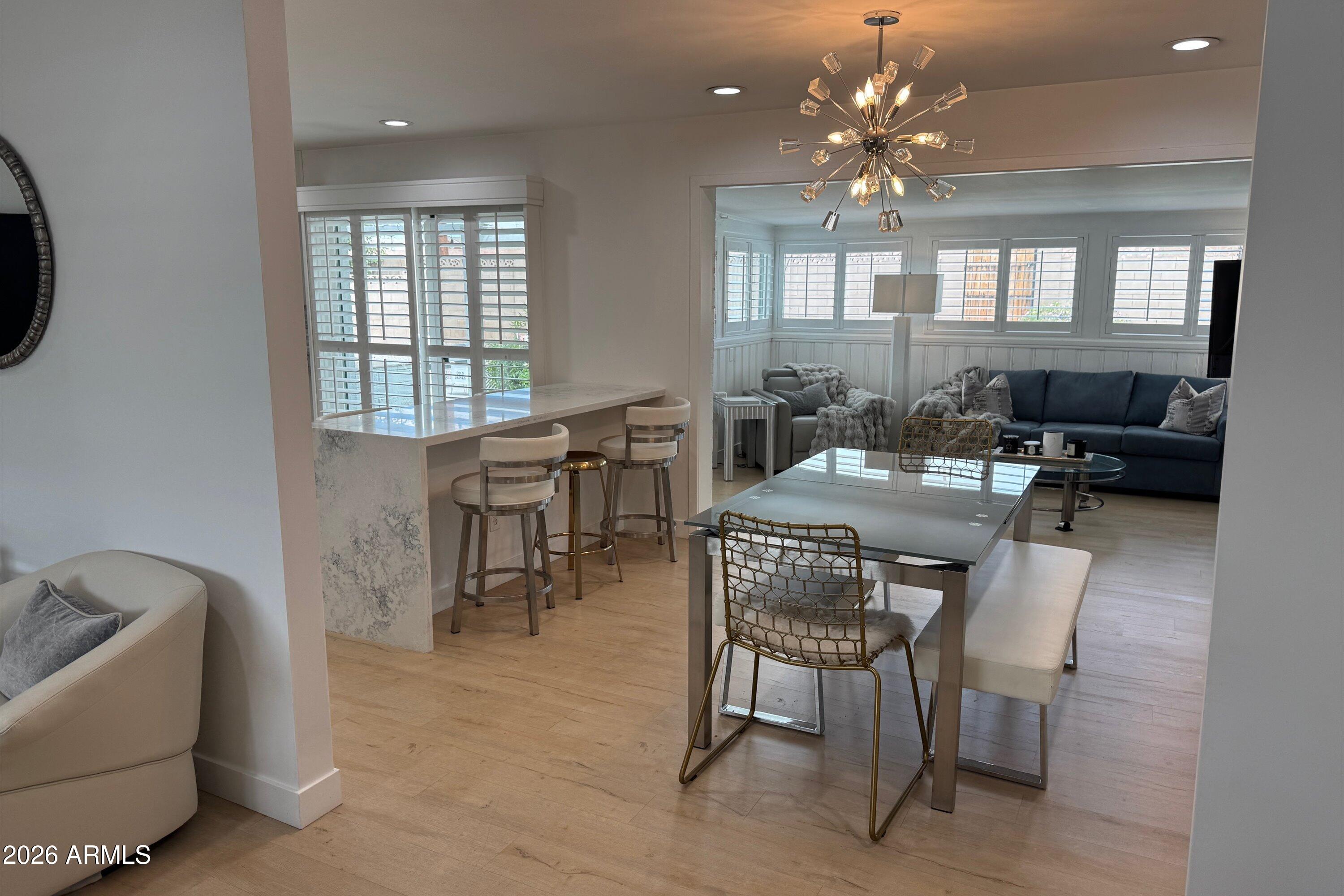 MADISON MANOR - Residential