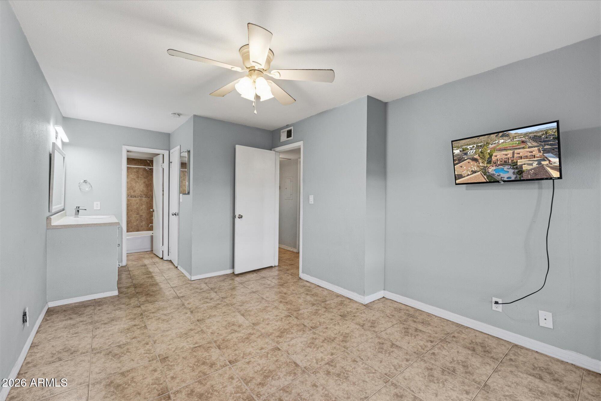 SUNGATE AT MOON MOUNTAIN CONDOMINIUM - Residential
