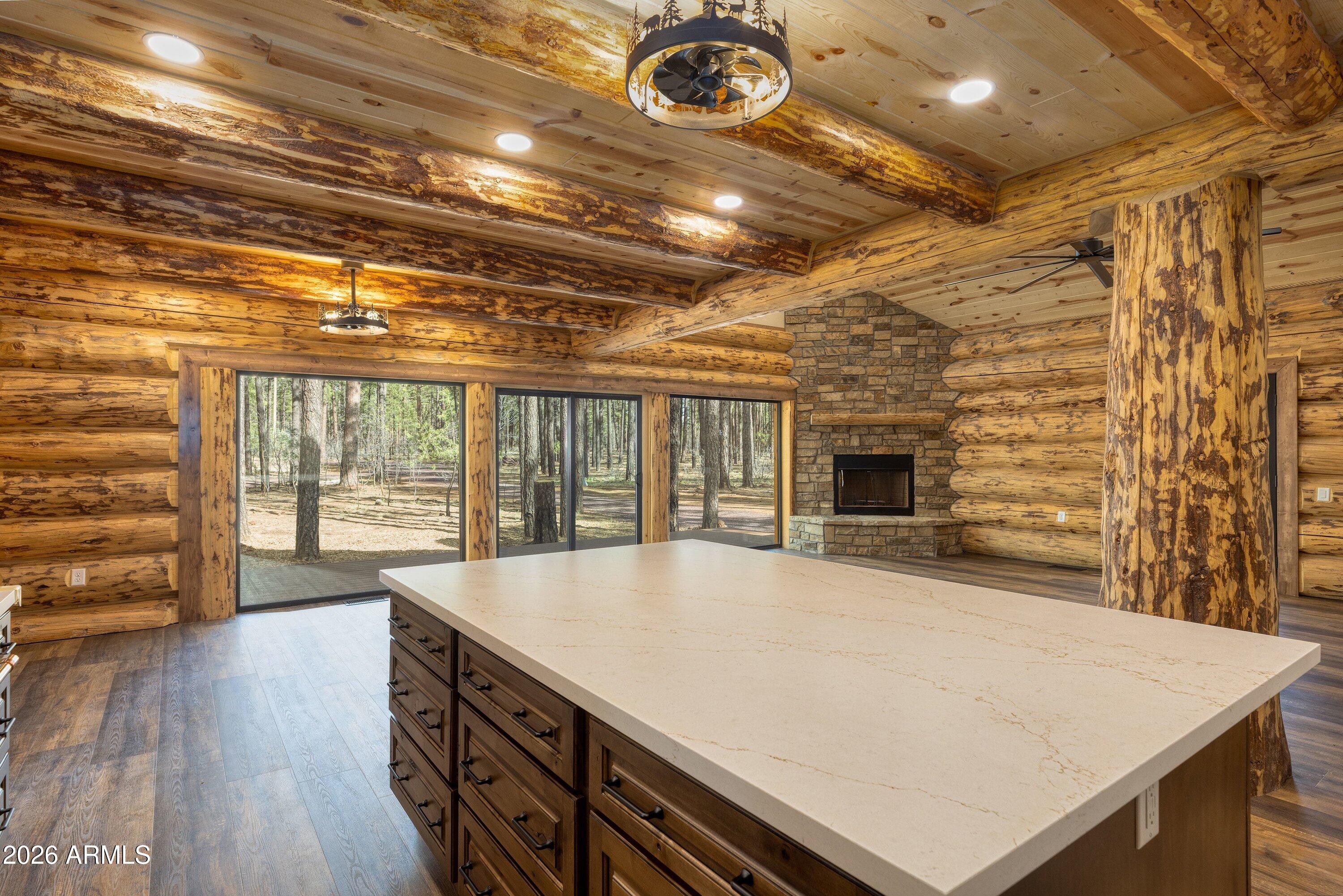 LAKESIDE SUMMER HOMES - Residential