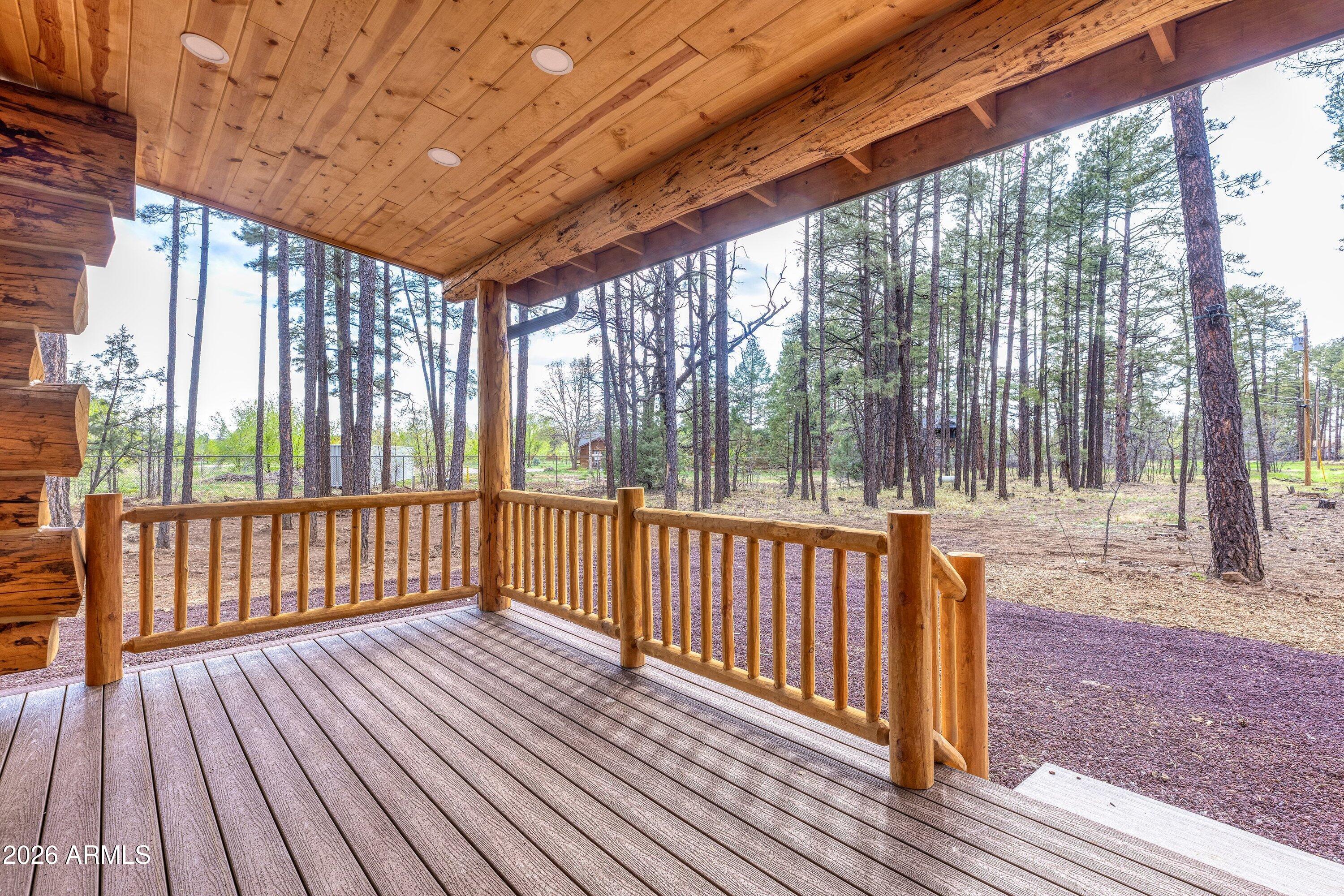 LAKESIDE SUMMER HOMES - Residential