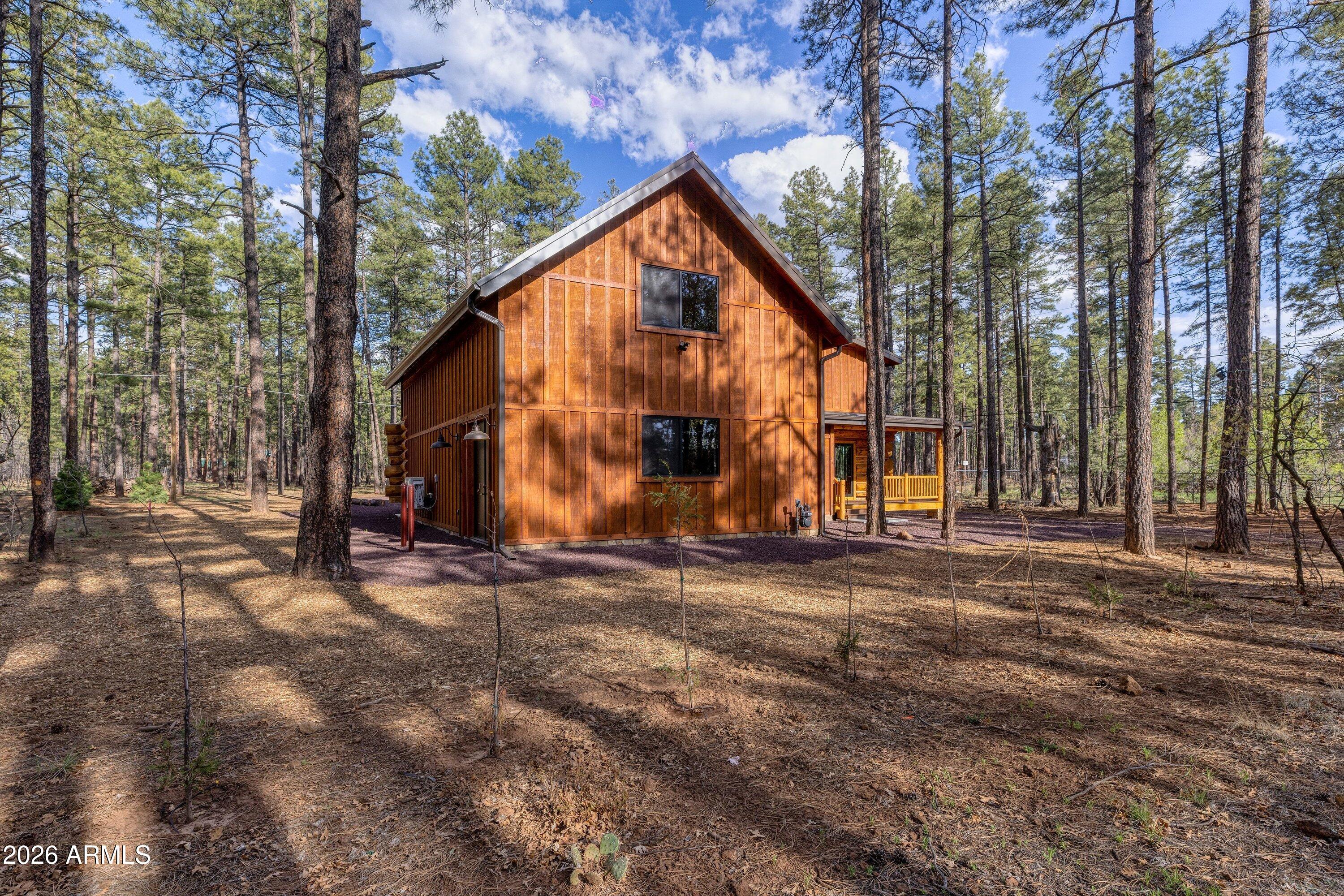 LAKESIDE SUMMER HOMES - Residential