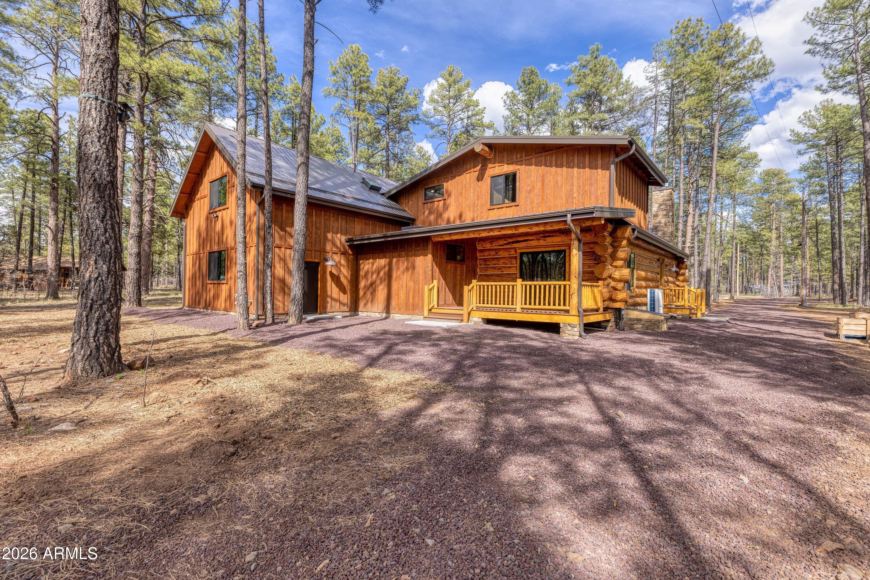 LAKESIDE SUMMER HOMES - Residential