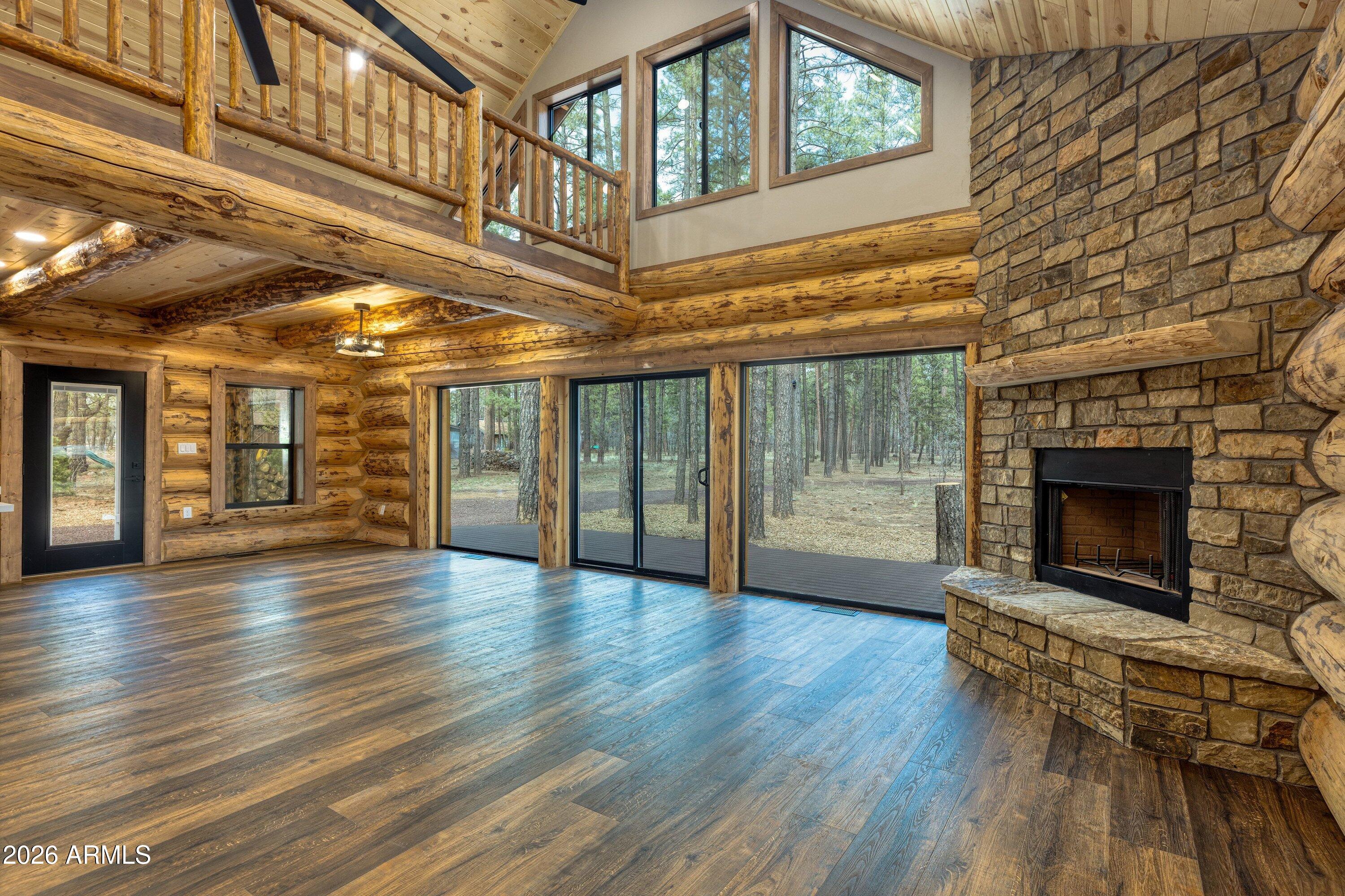 LAKESIDE SUMMER HOMES - Residential