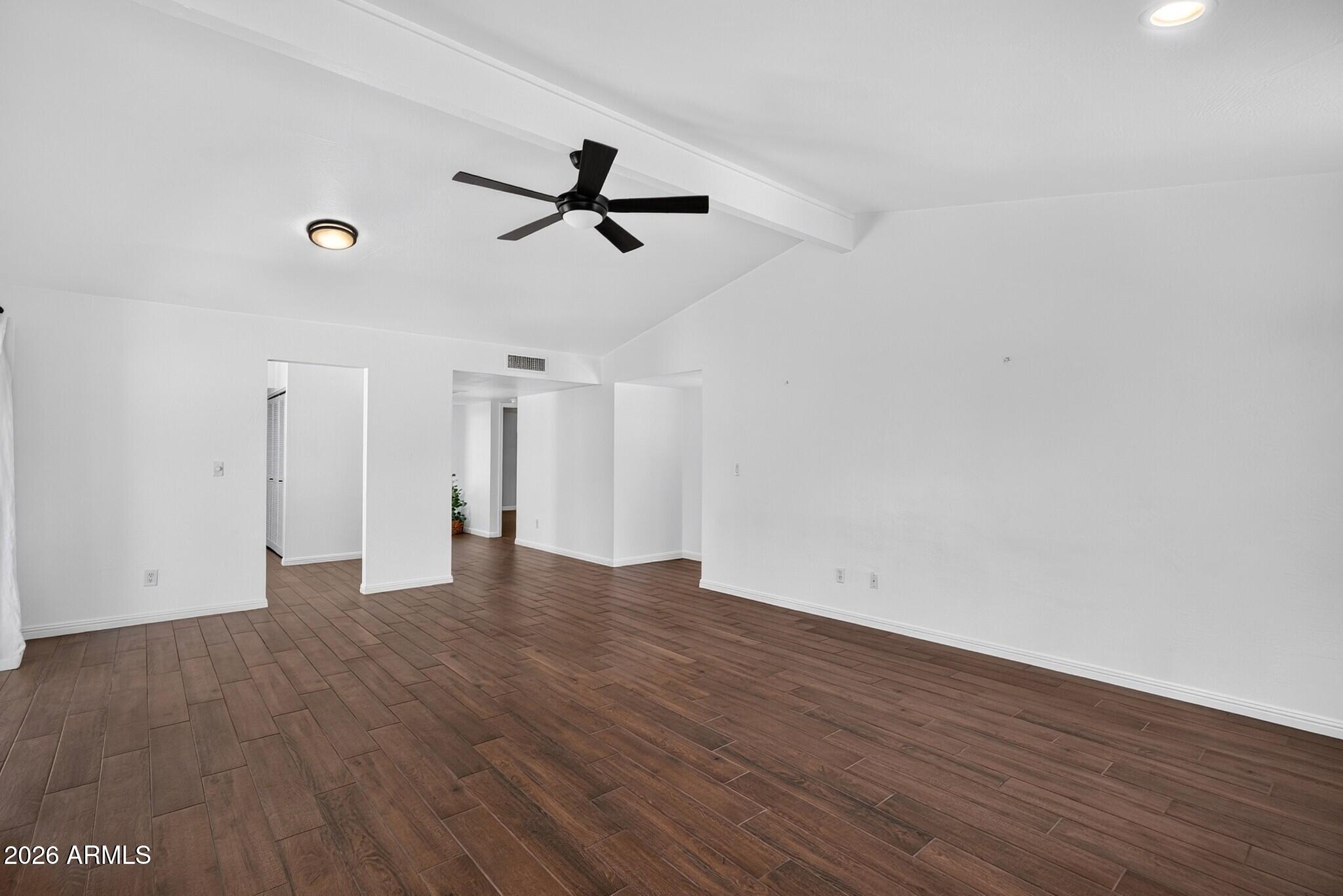 SILVERGATE 3 UNIT 1 - Residential