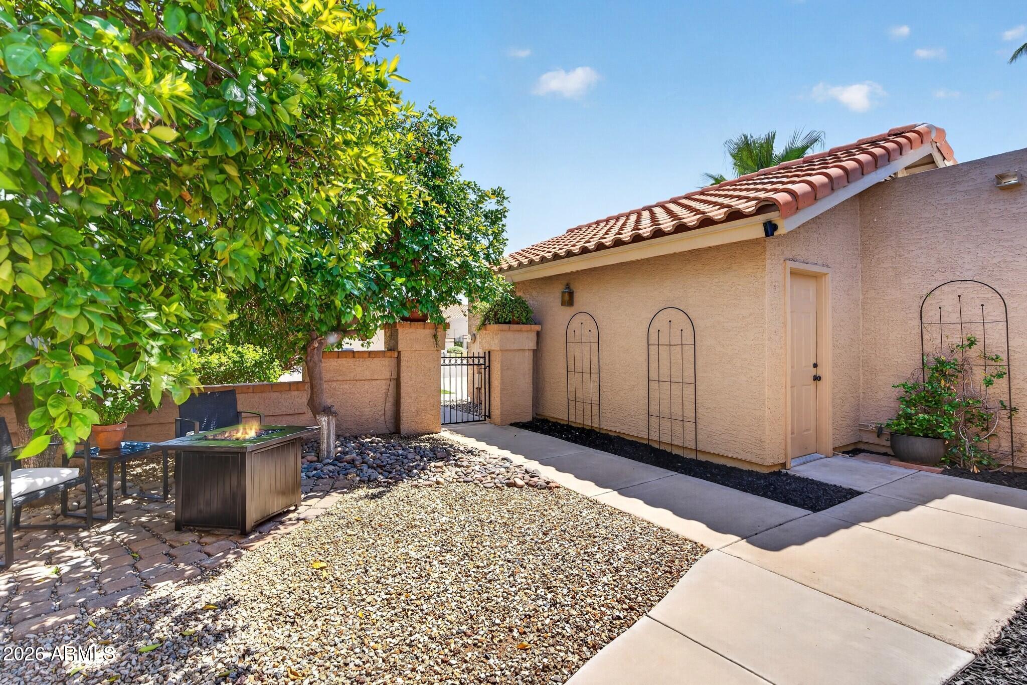 SILVERGATE 3 UNIT 1 - Residential