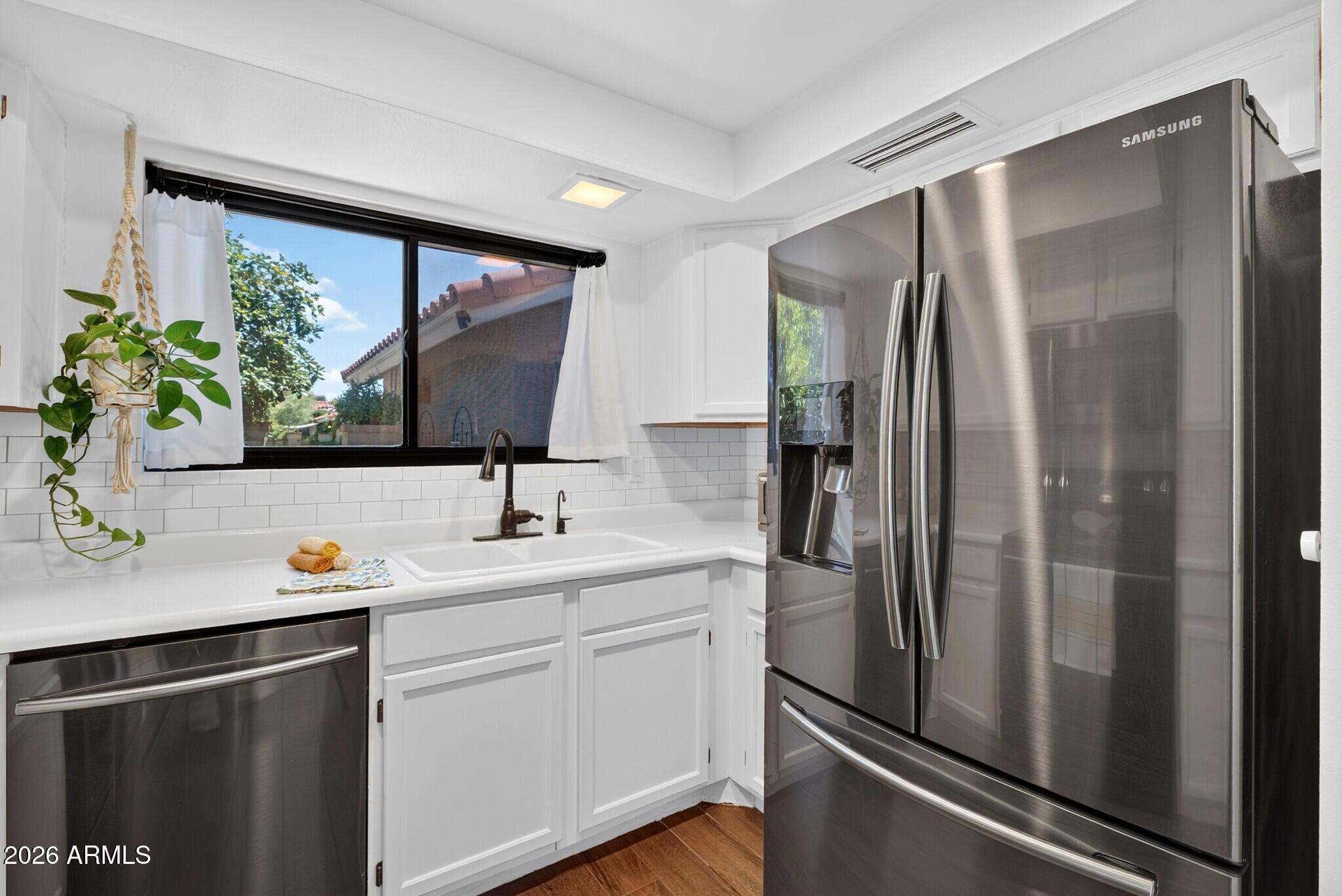 SILVERGATE 3 UNIT 1 - Residential