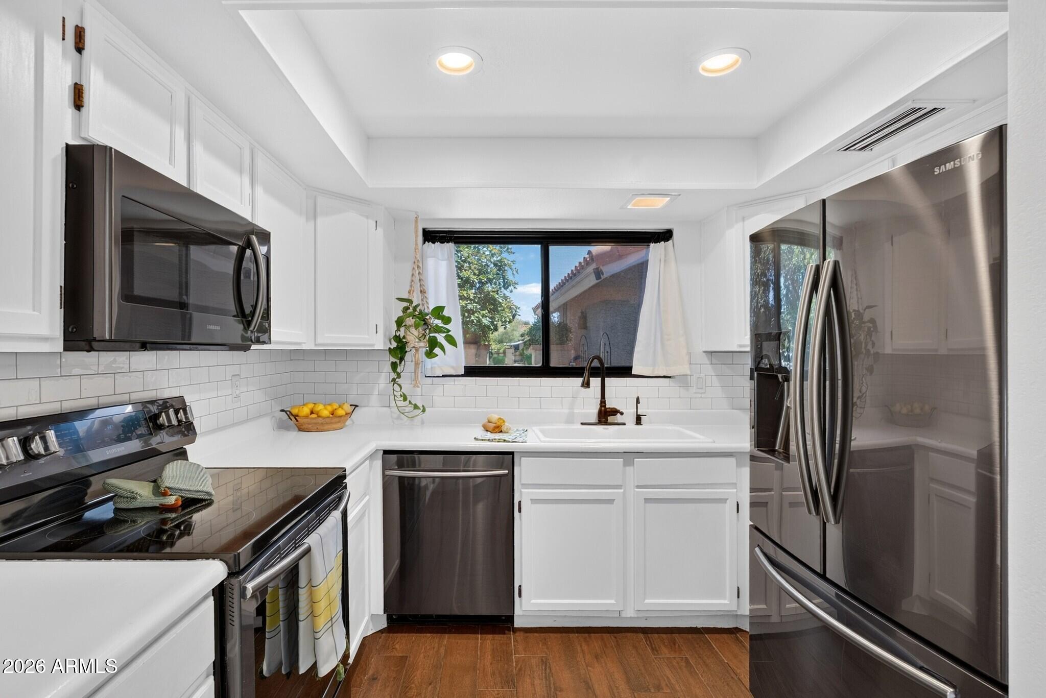 SILVERGATE 3 UNIT 1 - Residential