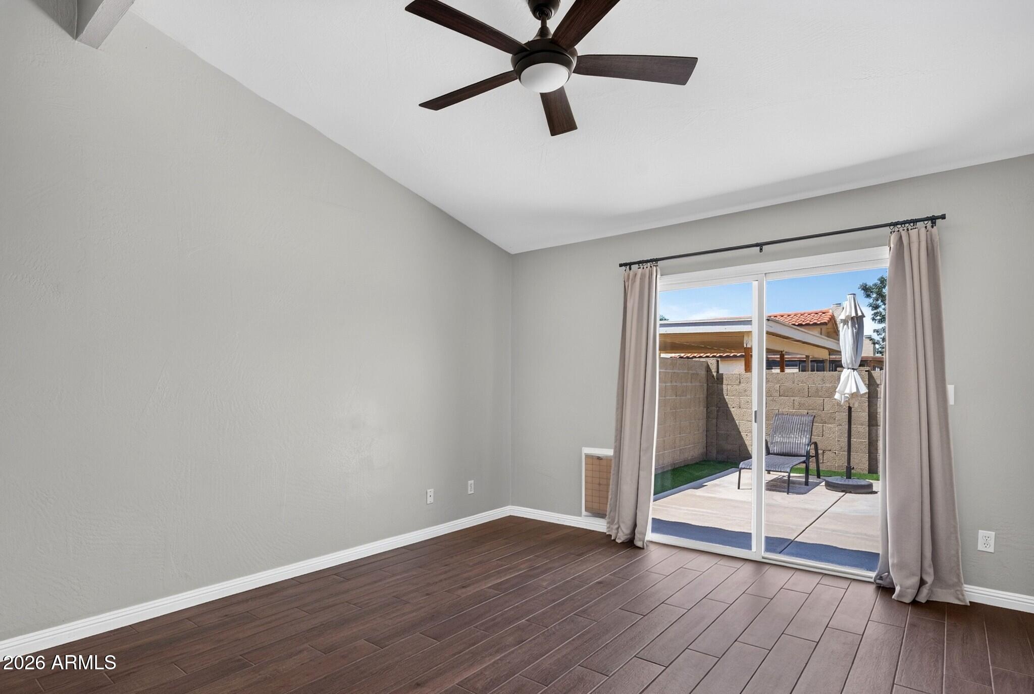 SILVERGATE 3 UNIT 1 - Residential