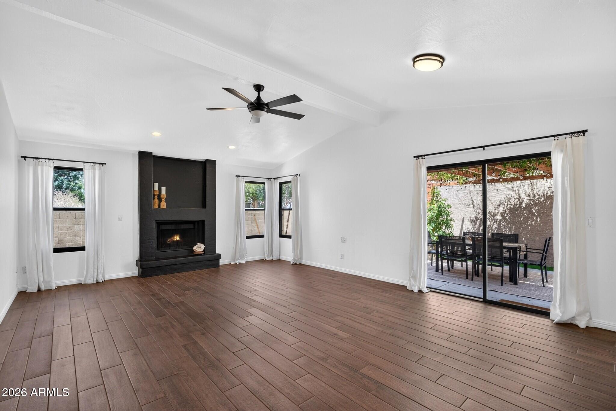 SILVERGATE 3 UNIT 1 - Residential