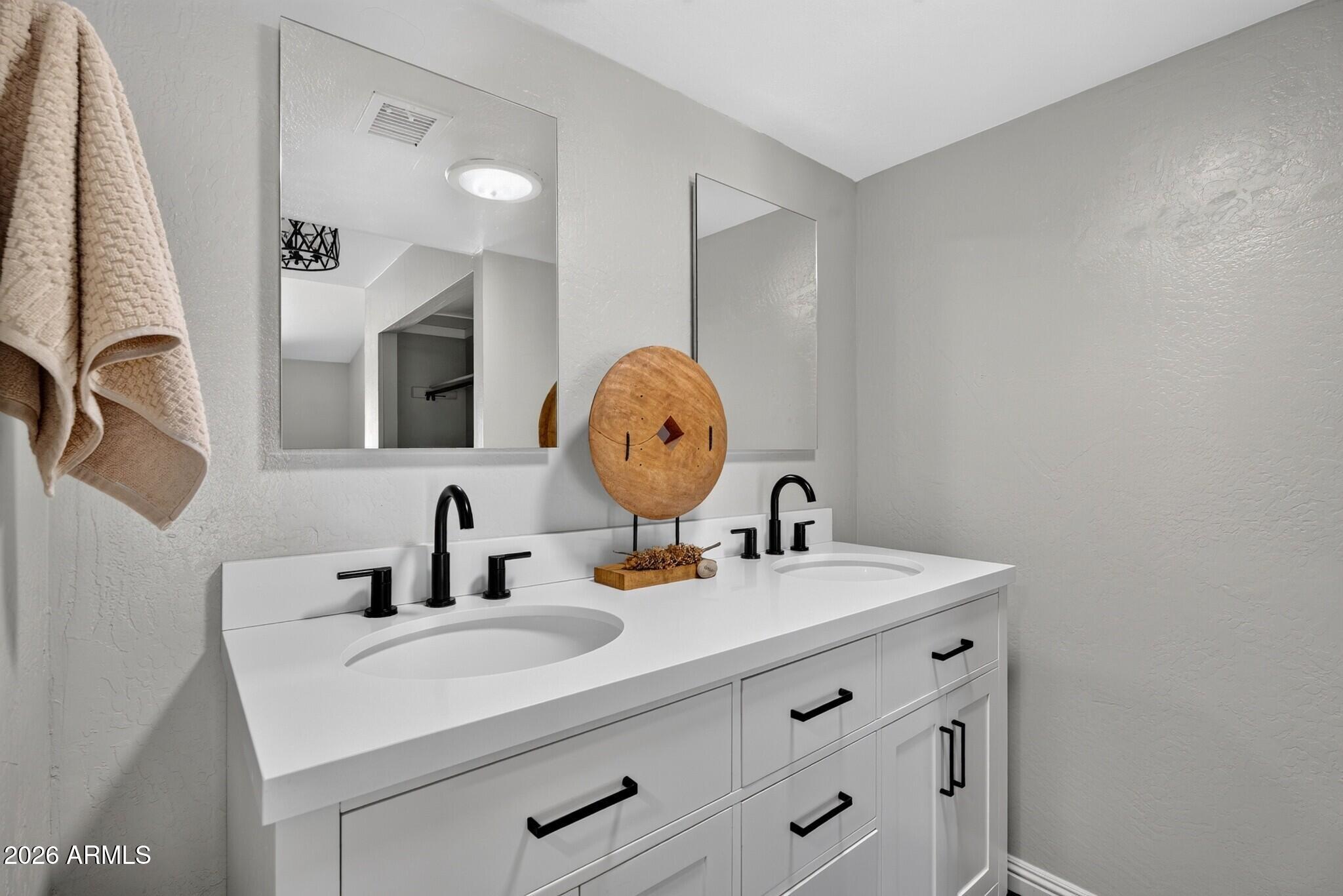 SILVERGATE 3 UNIT 1 - Residential