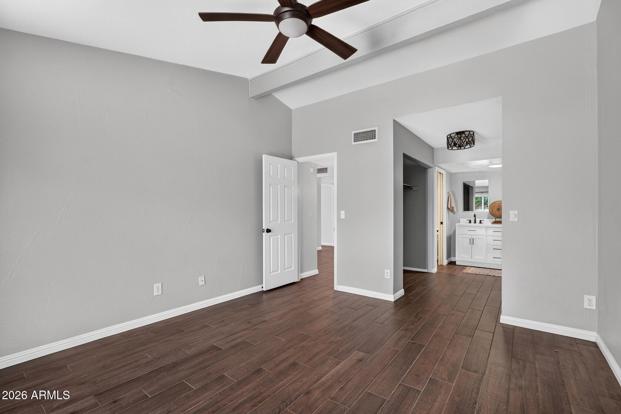 SILVERGATE 3 UNIT 1 - Residential