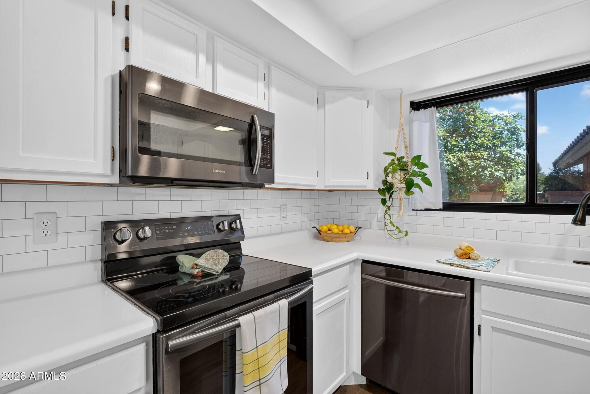 SILVERGATE 3 UNIT 1 - Residential
