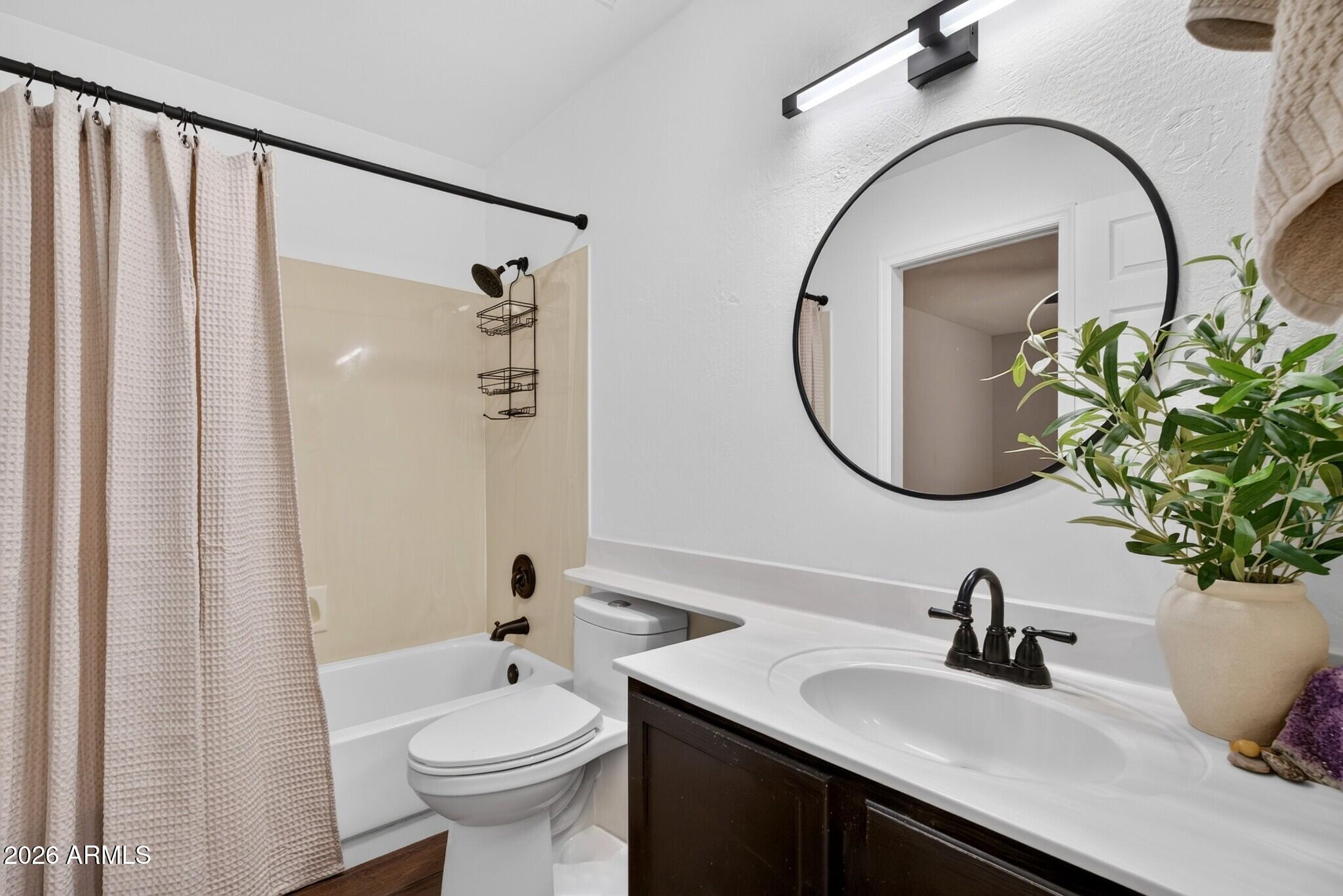 SILVERGATE 3 UNIT 1 - Residential