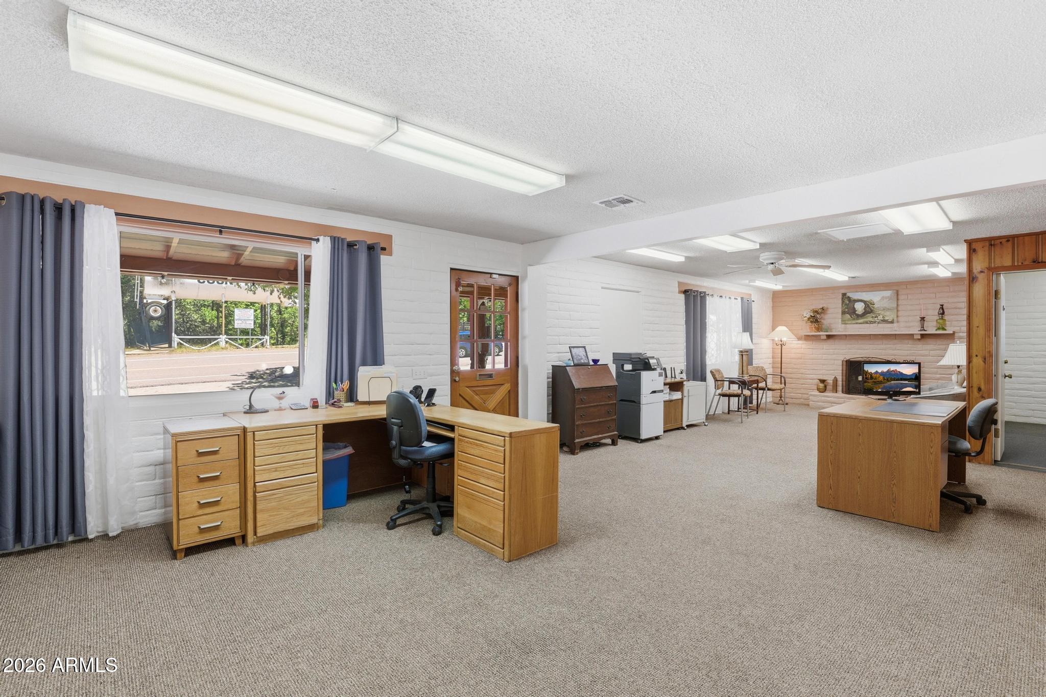 CHRISTOPHER CREEK - Commercial Sale