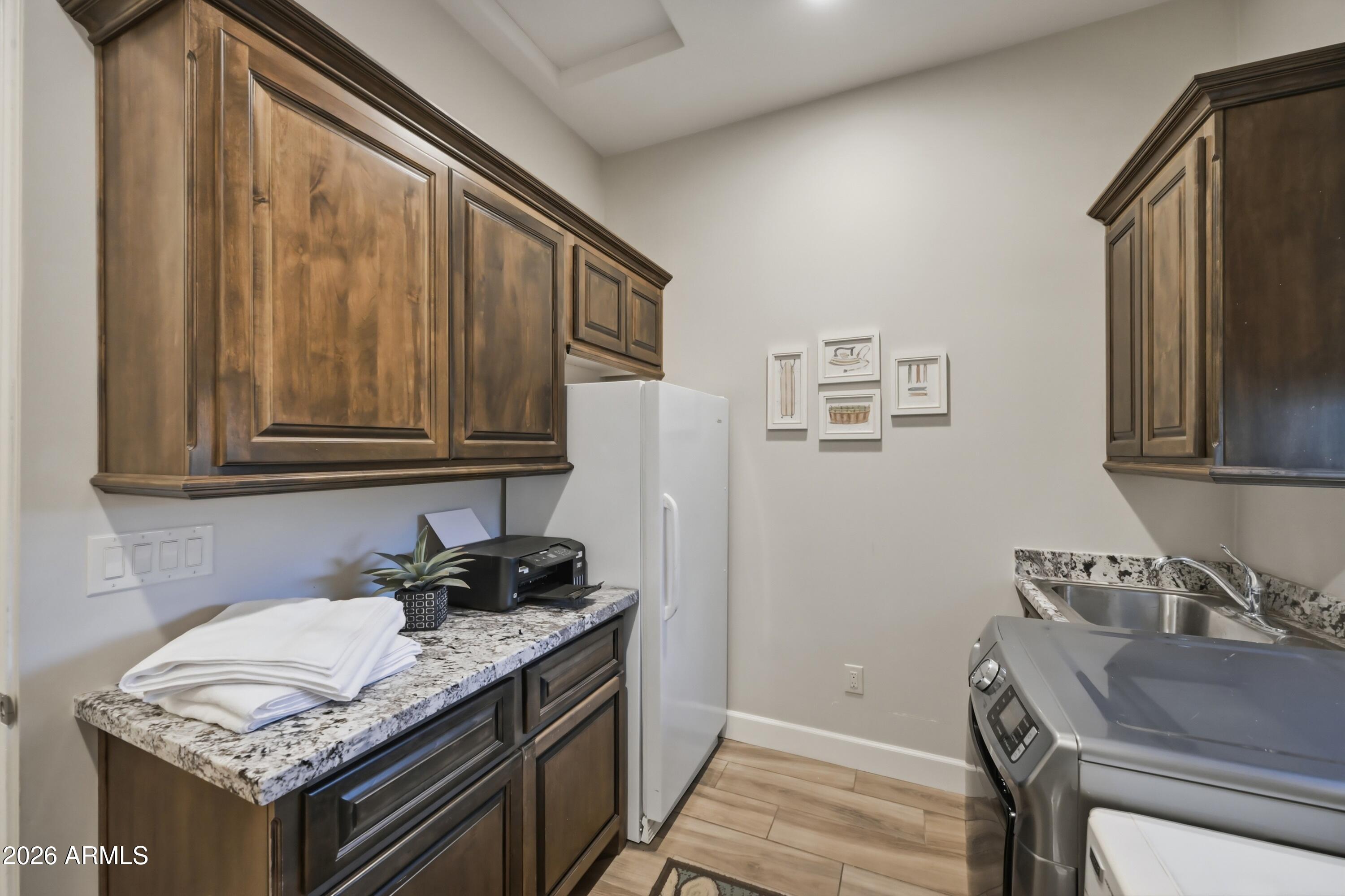 CREEKSIDE ESTATES - Residential