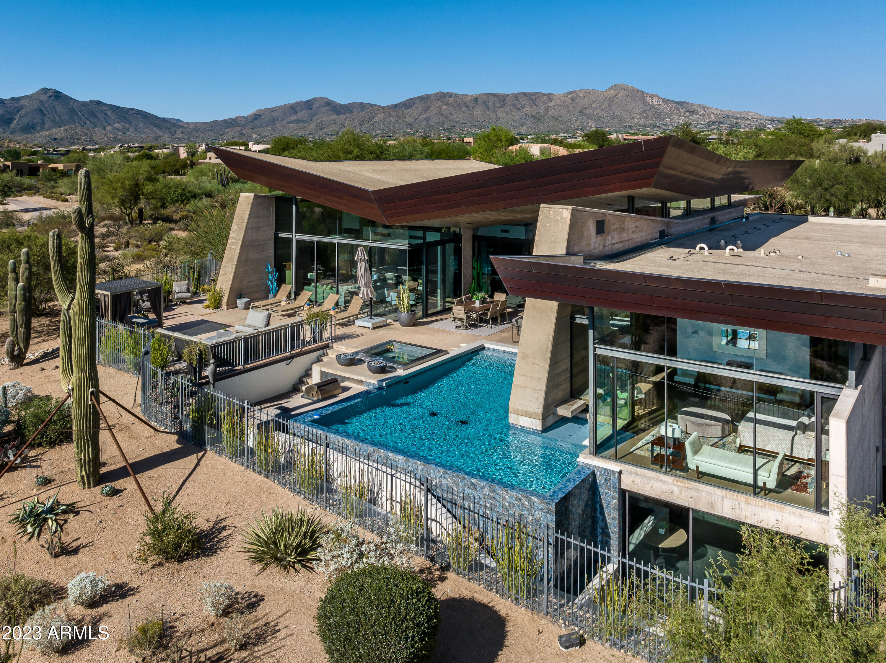 DESERT MOUNTAIN - Residential