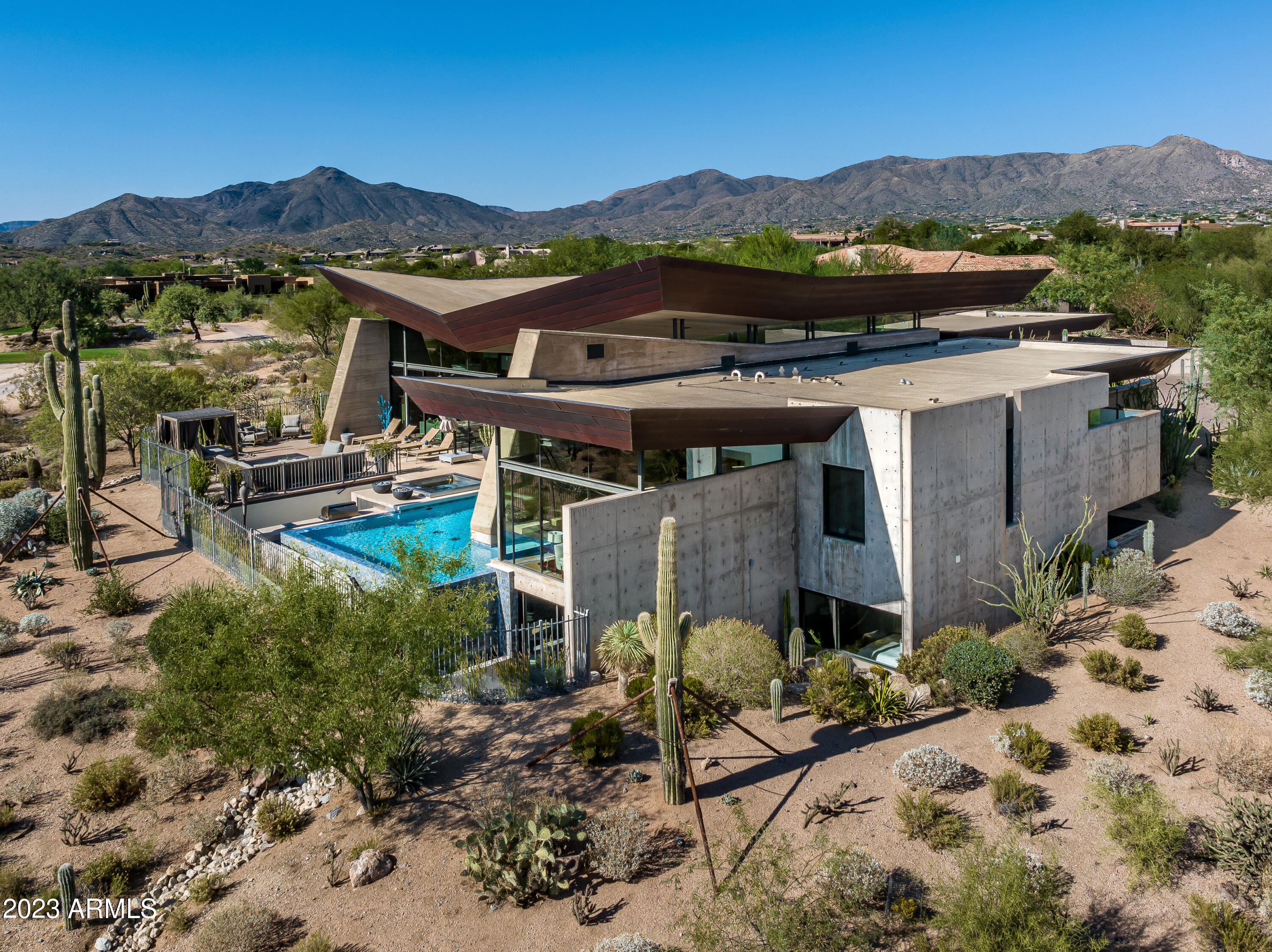 DESERT MOUNTAIN - Residential