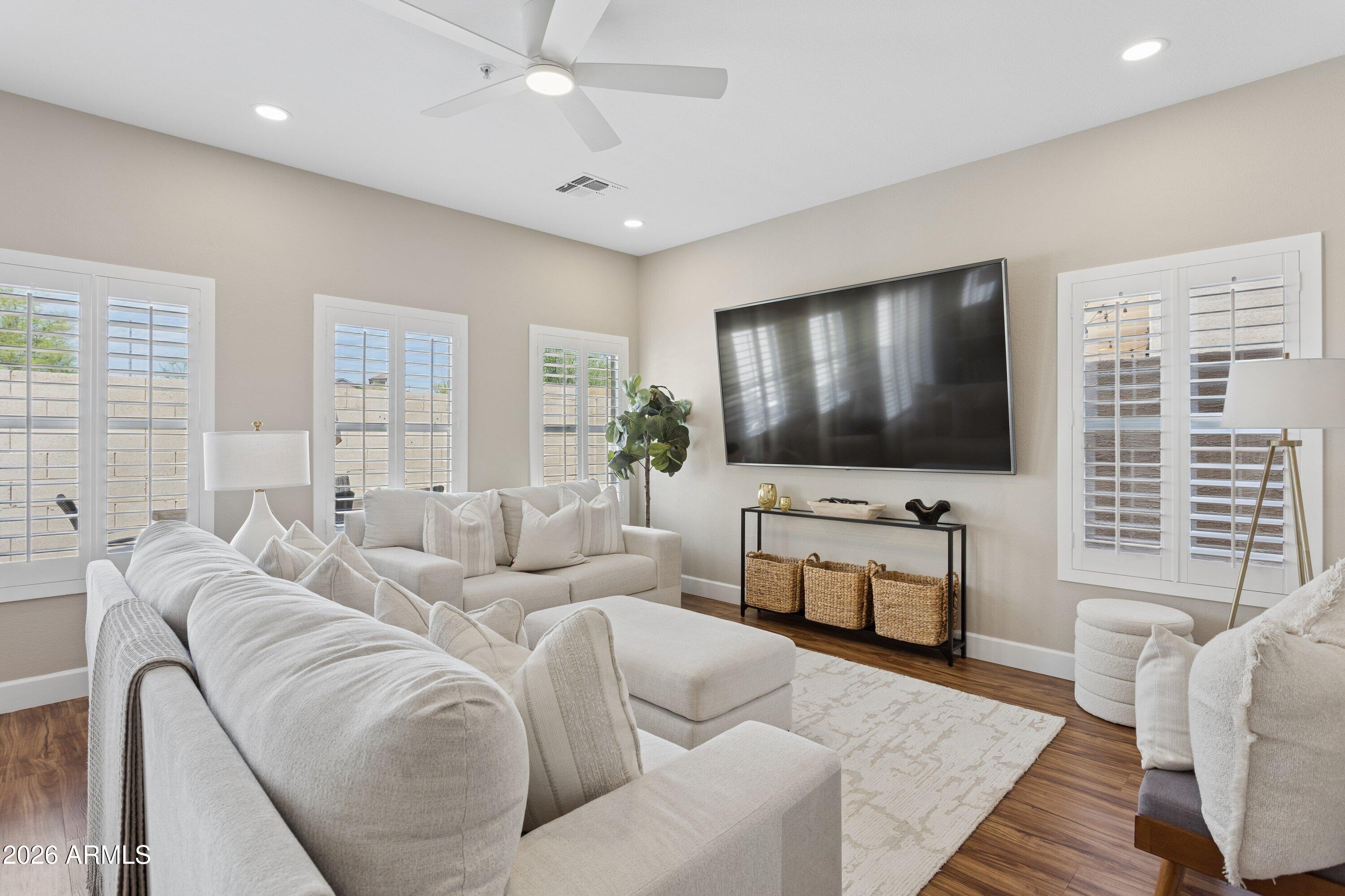ARIZONA PARK PLACE - Residential