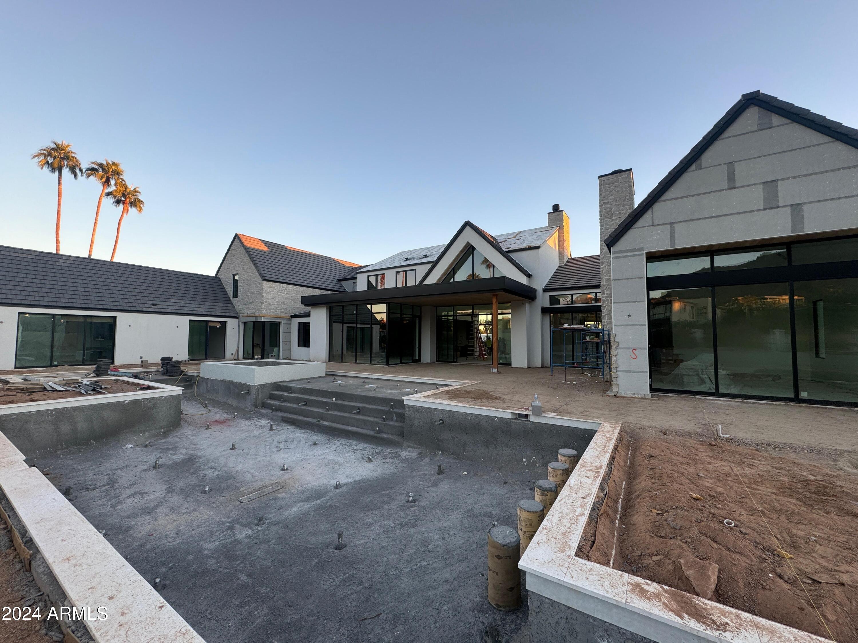 CAMELBACK EAST - Residential