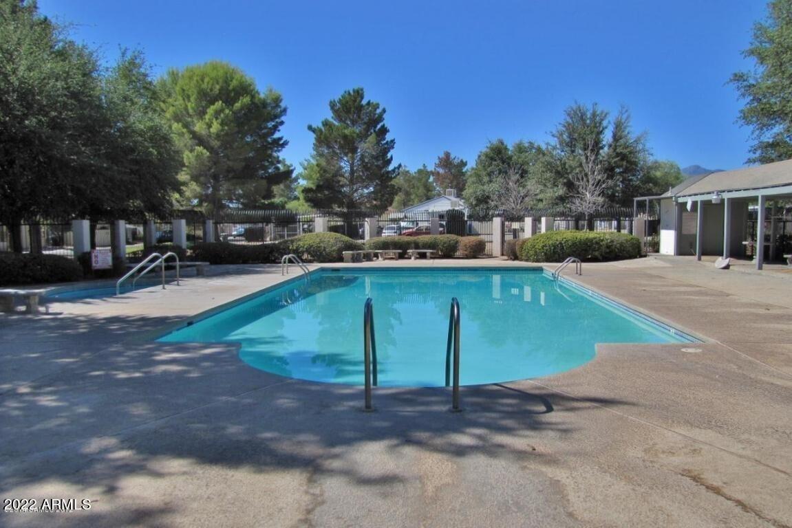DESERT SHADOWS - Residential Lease