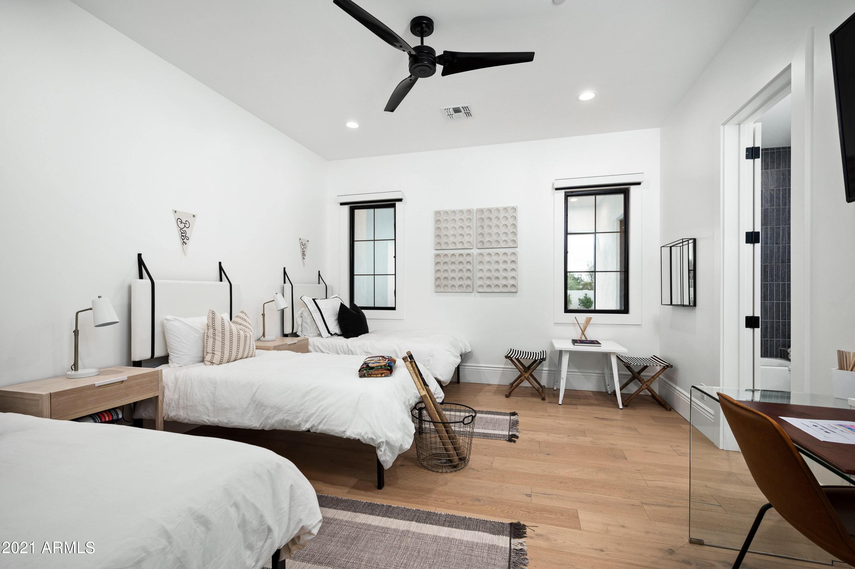LOR VILLA ESTATES - Residential