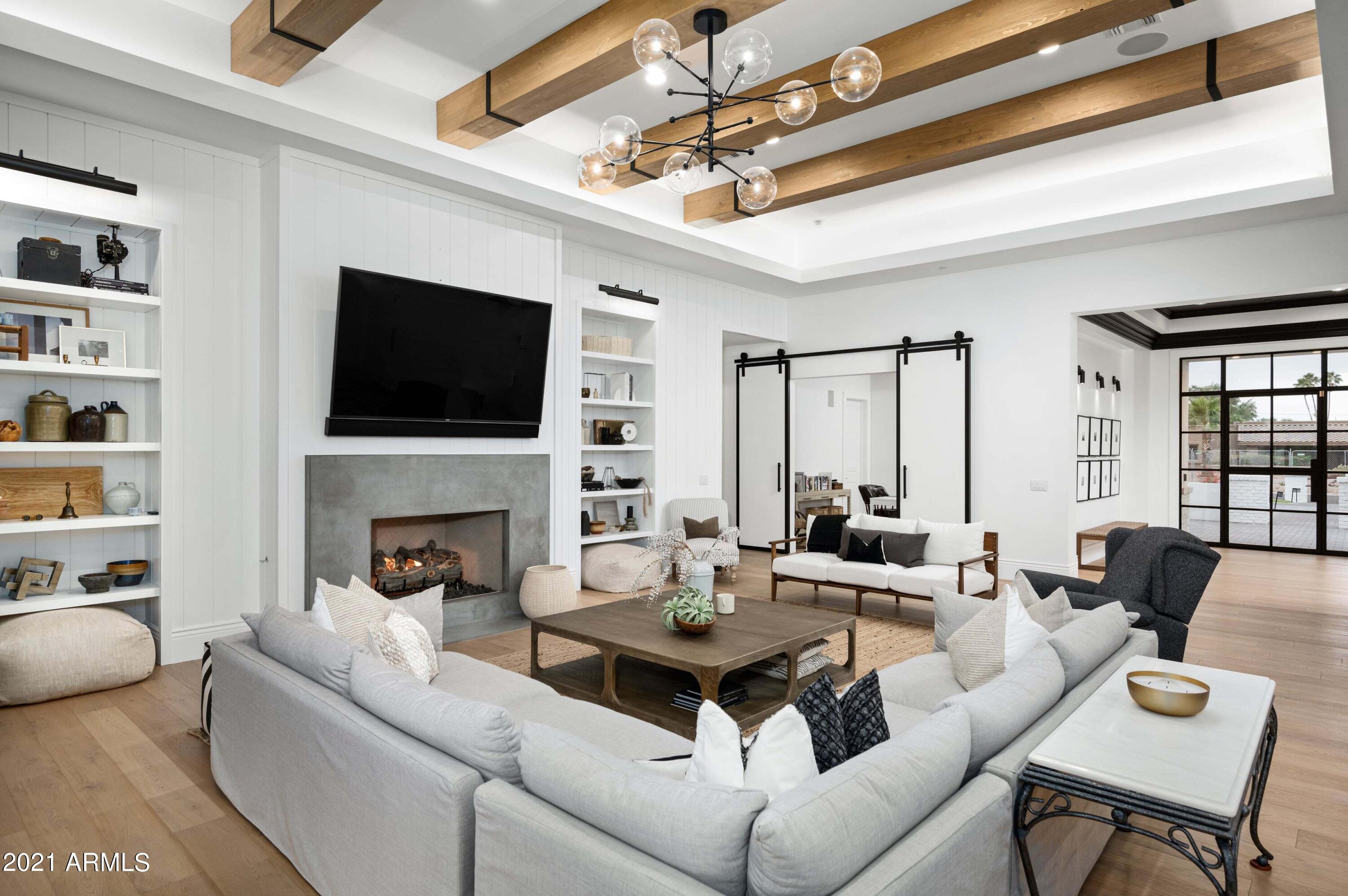 LOR VILLA ESTATES - Residential