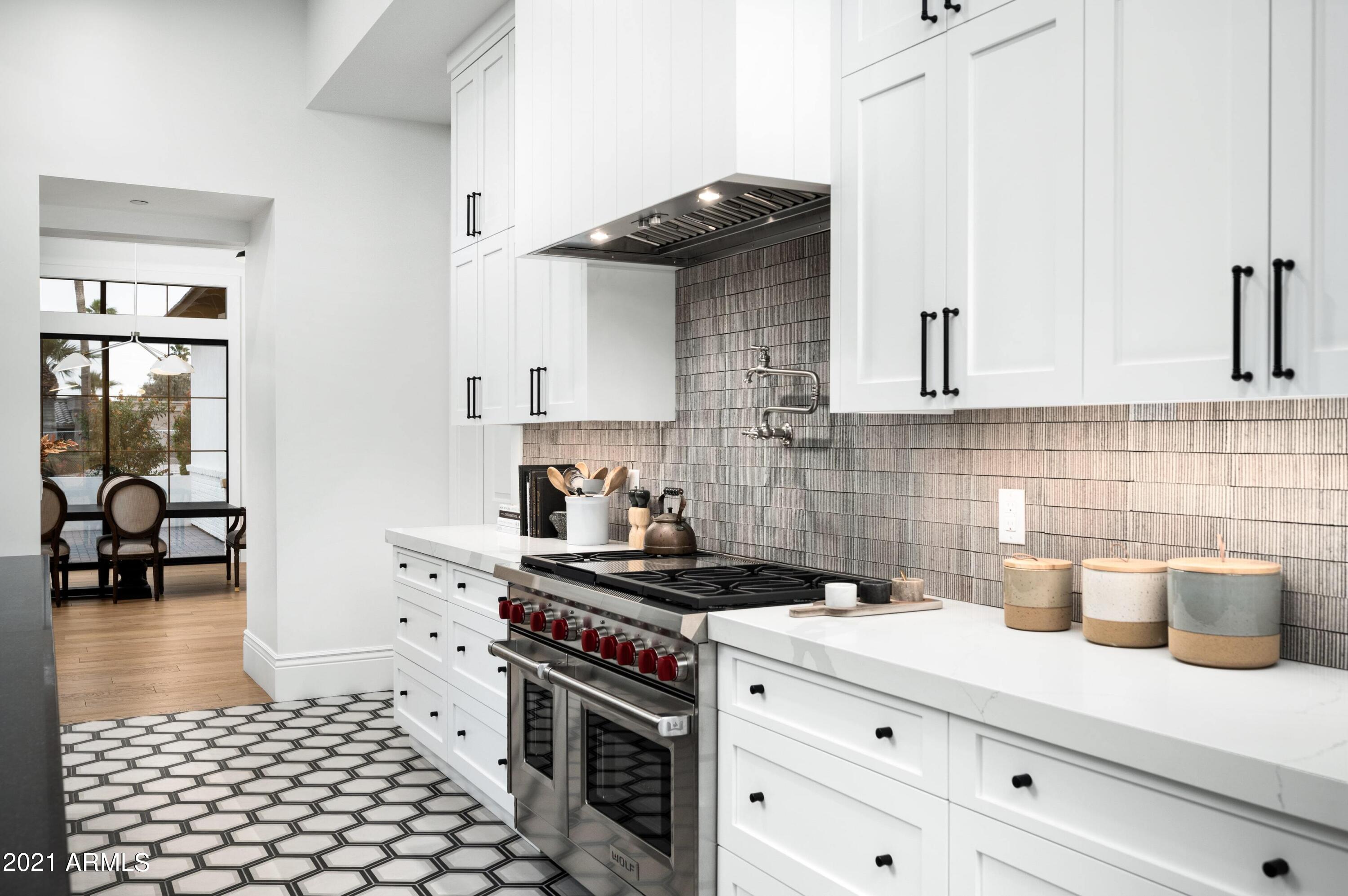 LOR VILLA ESTATES - Residential