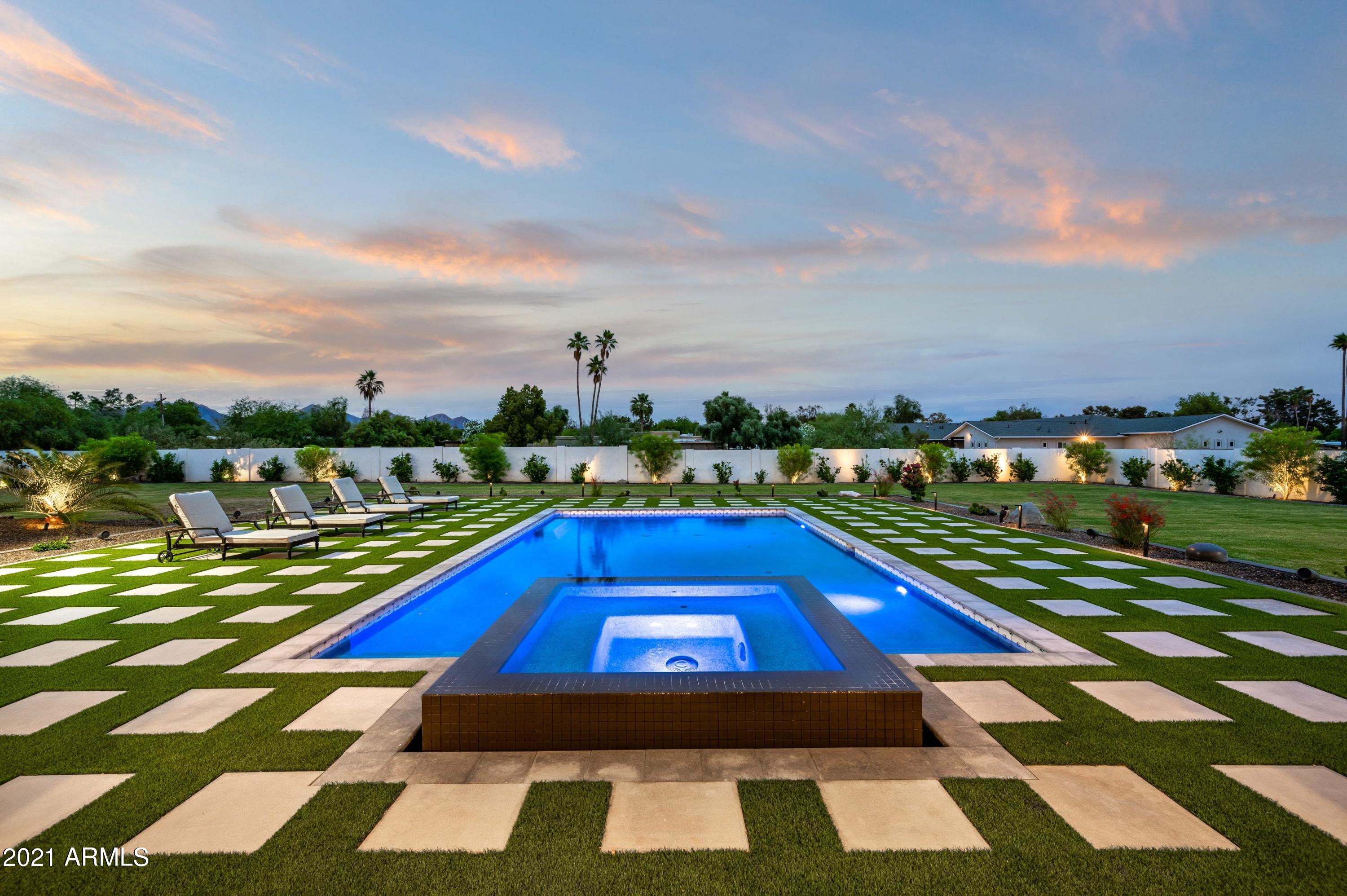 LOR VILLA ESTATES - Residential
