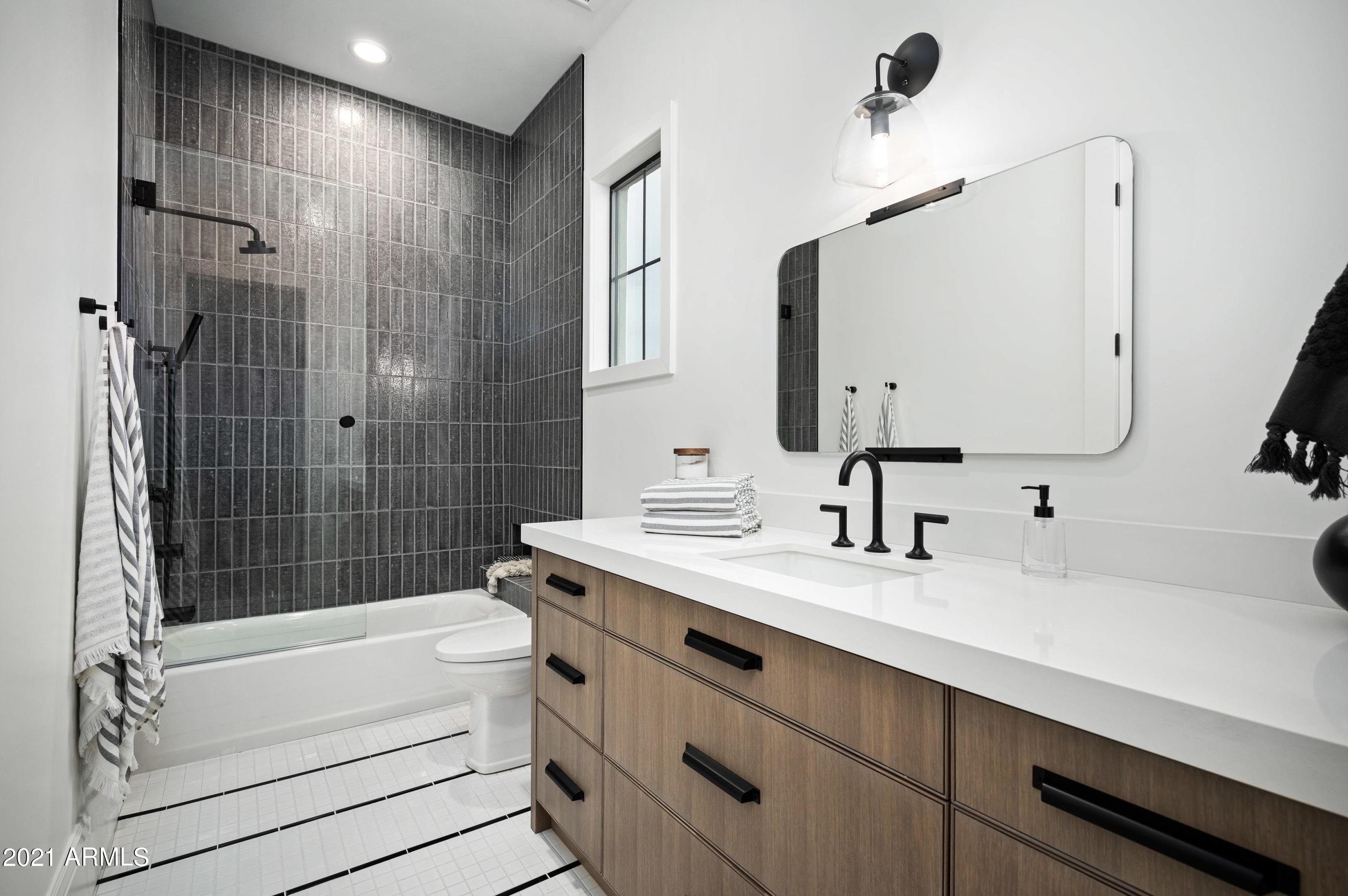 LOR VILLA ESTATES - Residential